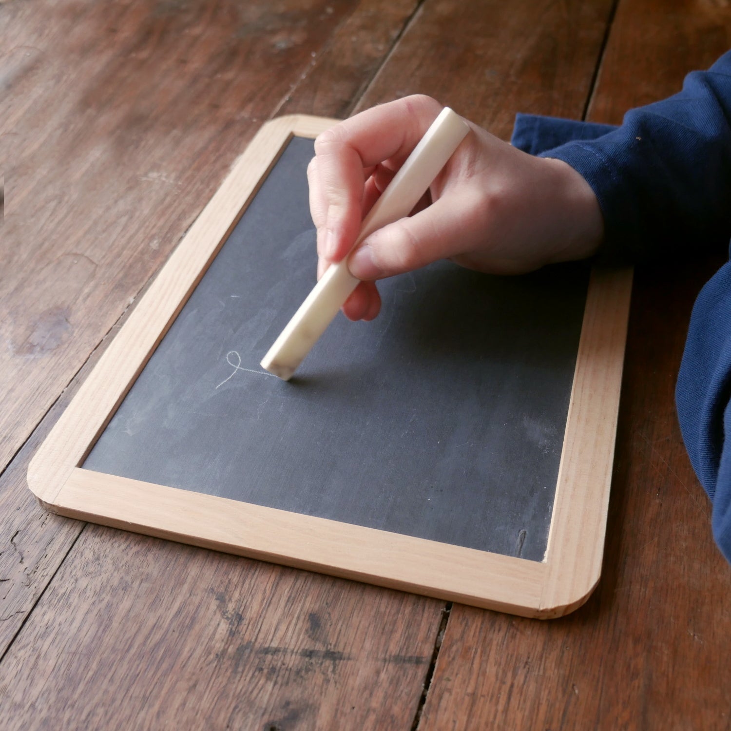 Premium Slate Chalkboard & Wooden Pencil Set - Natural Writing Tools for Home, Office & Classroom - Perfect for Teaching, Note Taking & Creative Drawing