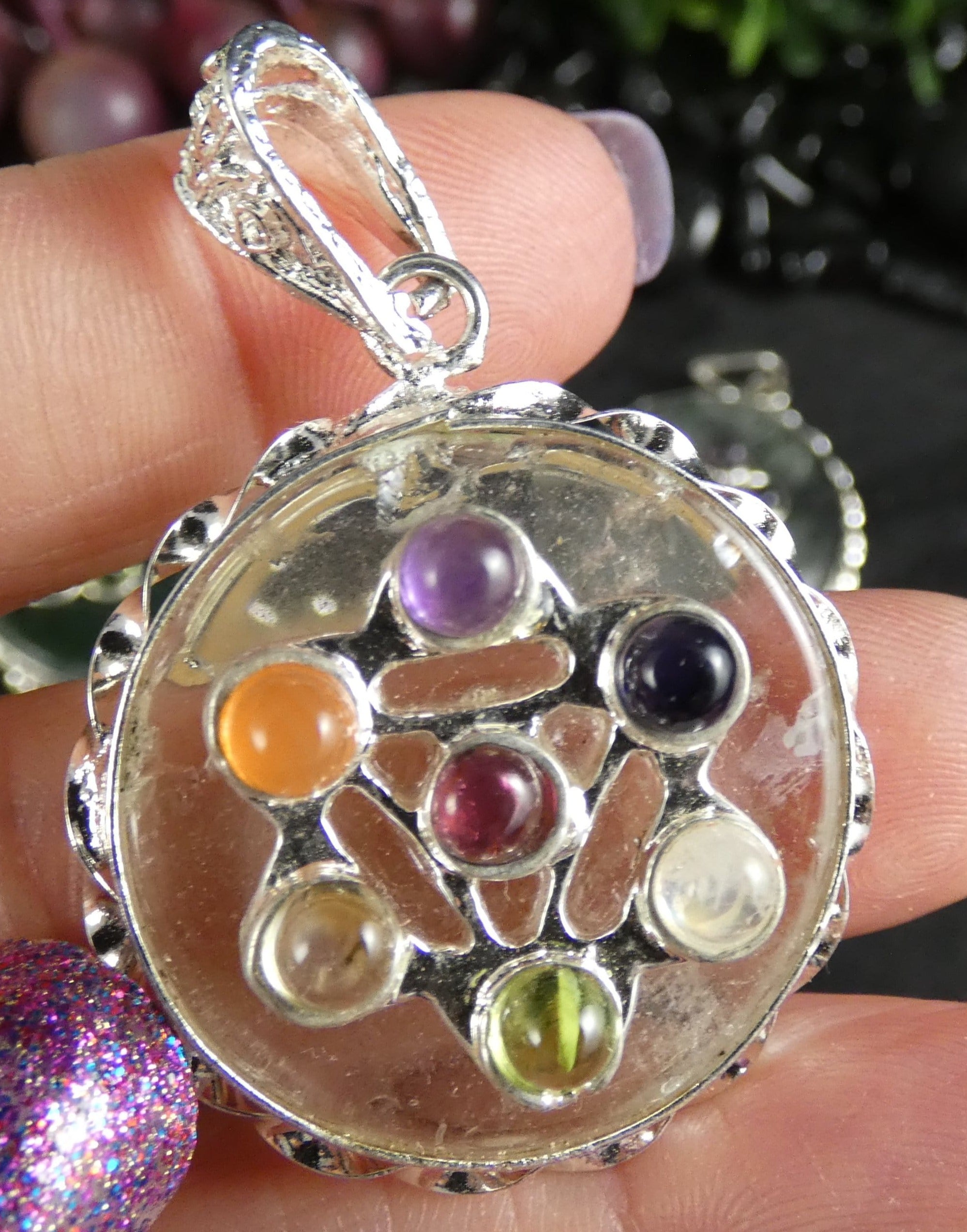 Natural Round Quartz Chakra Pendant Necklace - Healing Crystal Jewelry for Meditation, Yoga & Spiritual Balance