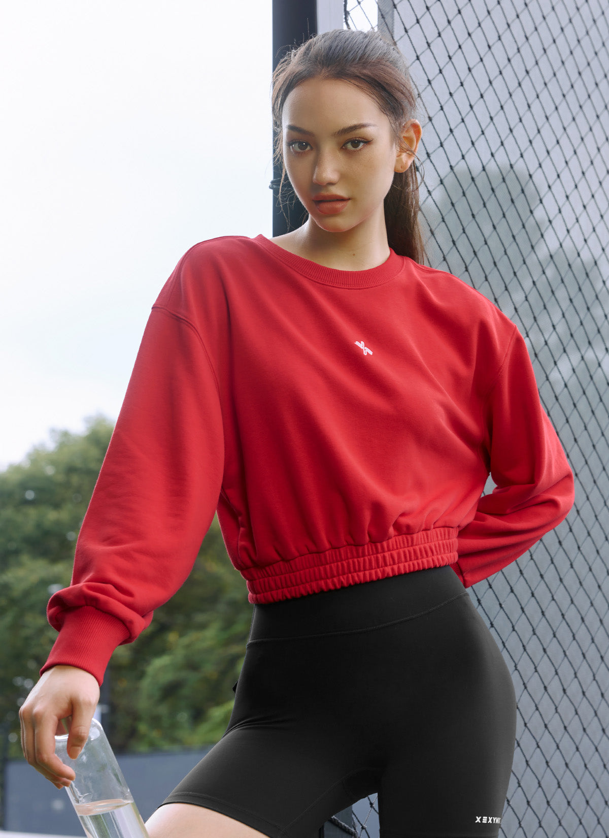 Classic Logo Crop Sweatshirt for Women - Trendy Oversized Pullover with Vintage Print - Perfect for Casual Wear, Street Style & Loungewear
