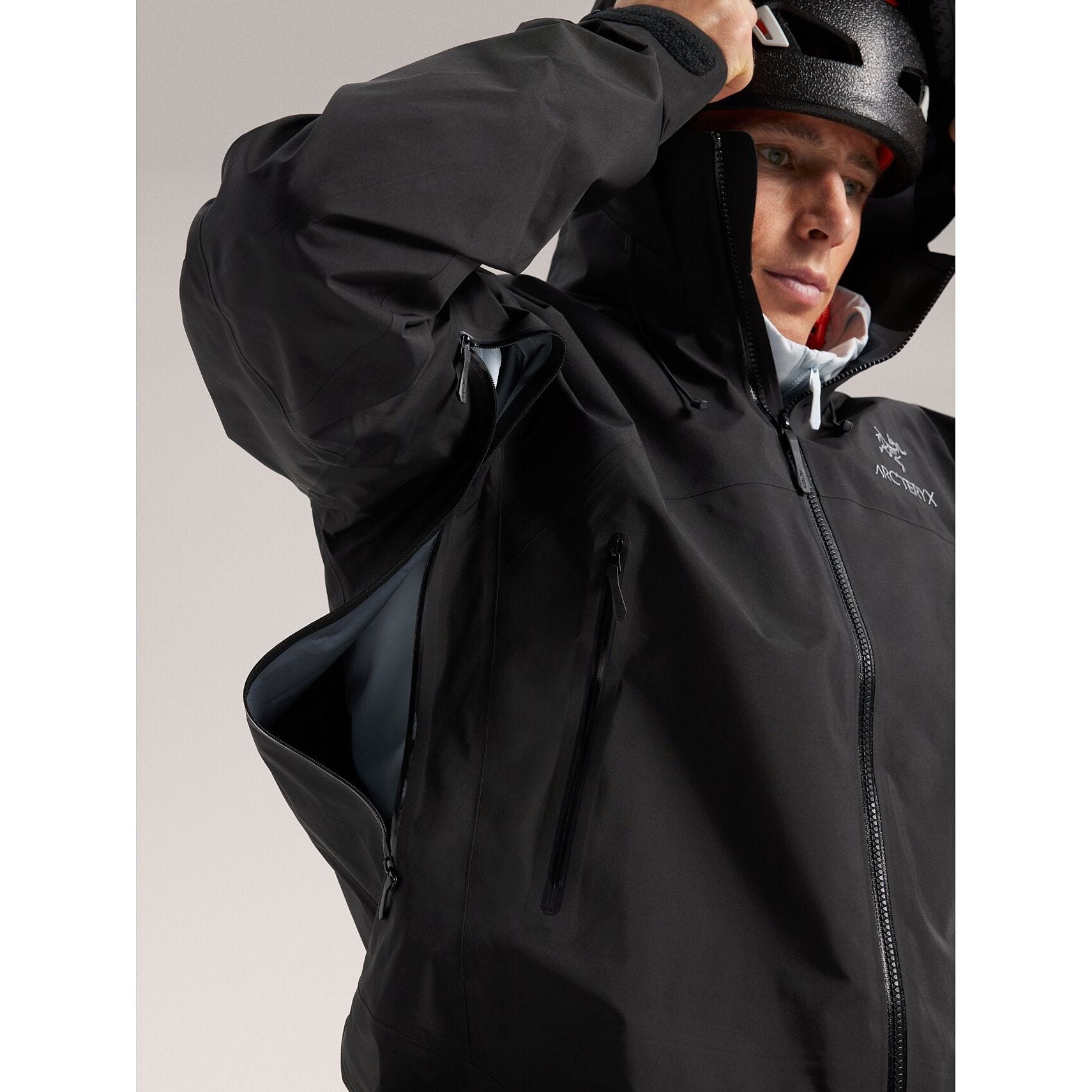 Arc'teryx Men's Beta AR Jacket - Waterproof & Breathable Hardshell for Hiking, Skiing & Outdoor Adventures