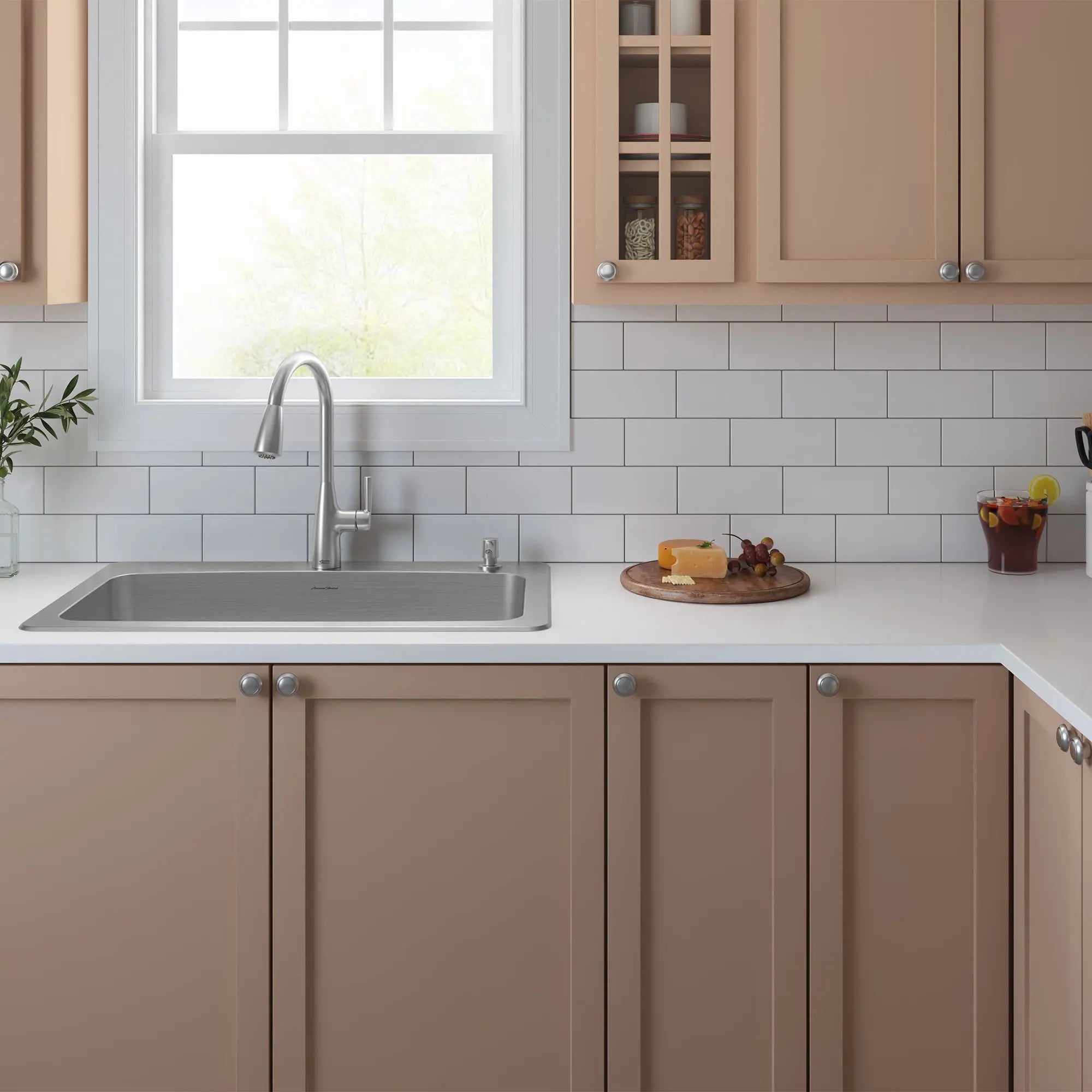 Fairbury® Single Handle Pull Down Kitchen Faqaucet with Dual Spray - 1.8 GPM (6.8 L/min) Water Flow, Lever Handle Design - Perfect for Modern Home Kitchen Sink, Dishwashing & Food Prep