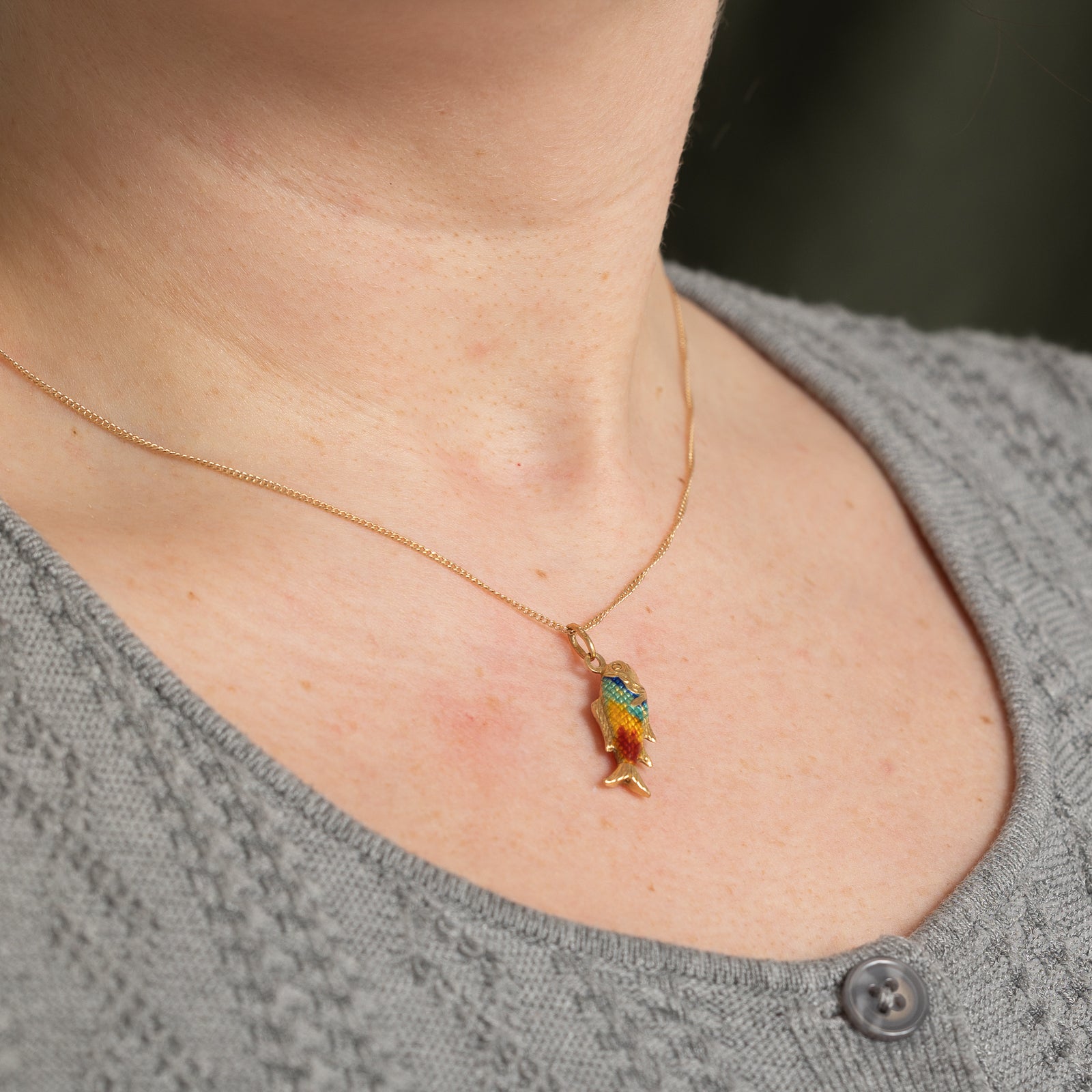 Vintage Italian 18k Yellow Gold & Enamel Fish Charm Pendant - Handcrafted Jewelry for Necklace, Bracelet & Gift - Perfect for Birthdays, Anniversaries & Special Occasions