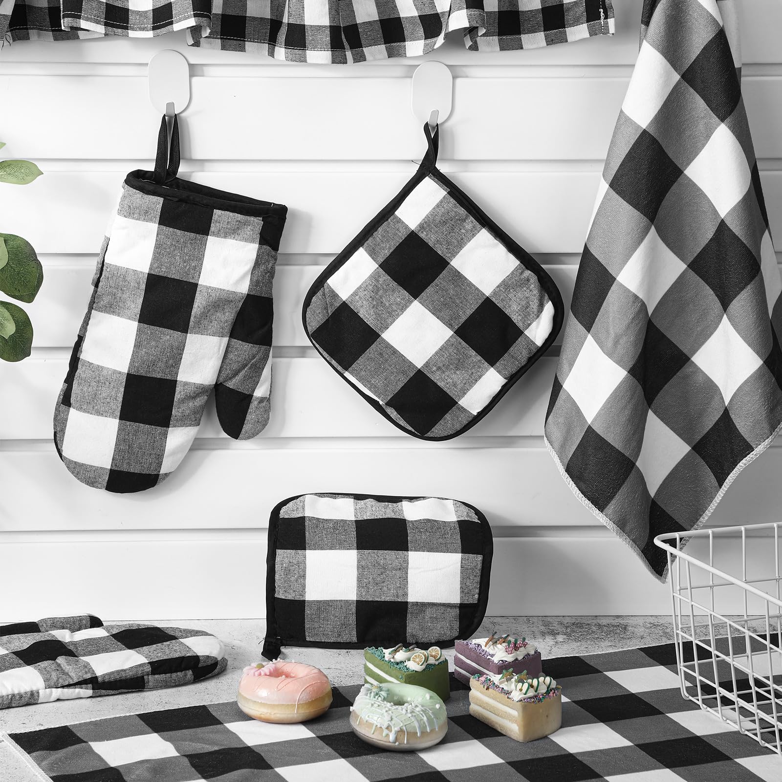 Newwiee 10-Piece Farmhouse Kitchen Decor Set - Plaid Style Dish Towels, Pot Holder, Oven Mitts, Non-Slip Rug & Window Valances - Black & White Holiday Baking & Cooking Essentials for Rustic Home Decor
