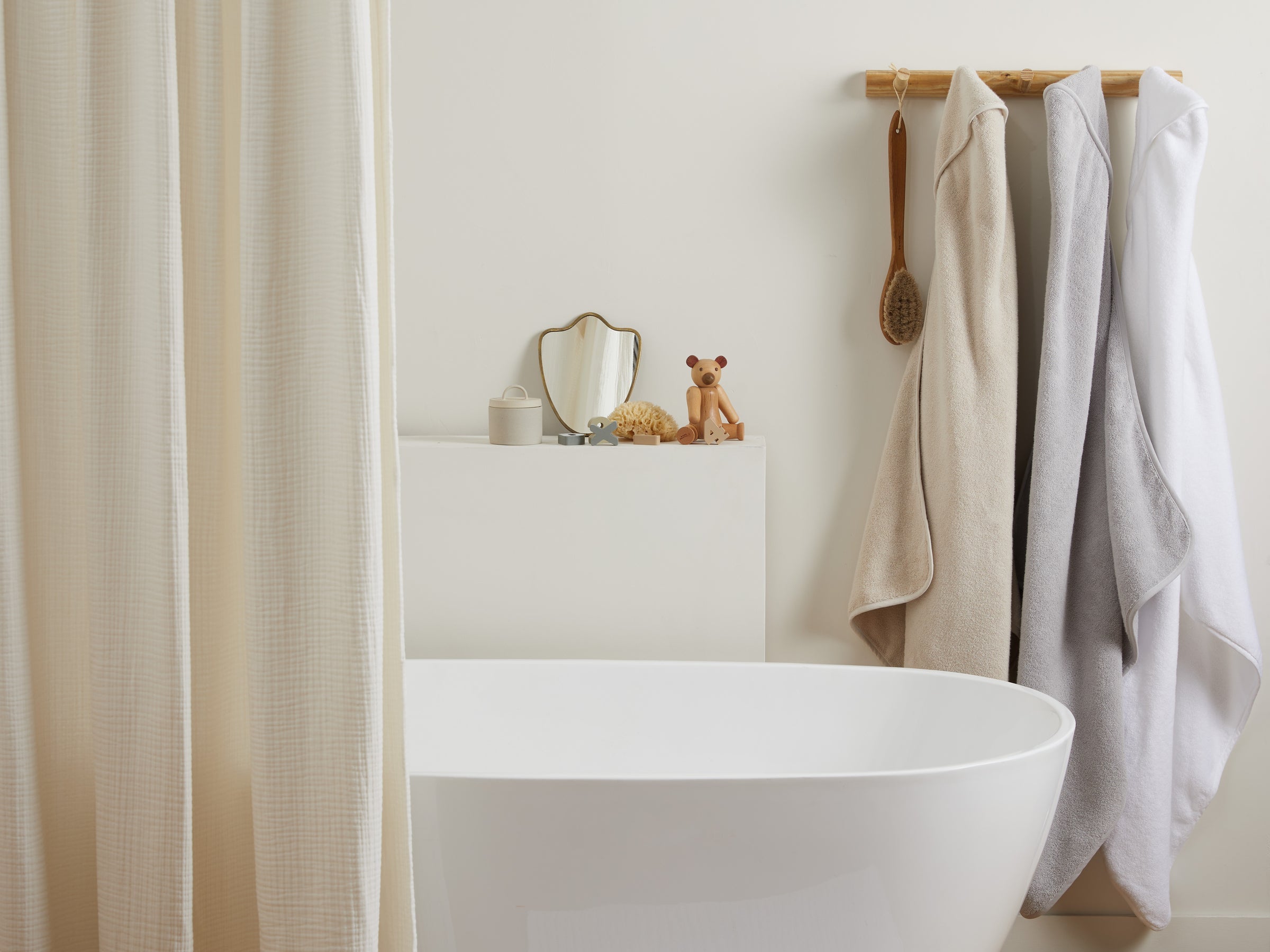 Organic Hooded Baby Towel - Soft 100% Cotton Bath Towel for Newborns & Infants - White - Perfect for Bath Time, Swimming & Spa Days