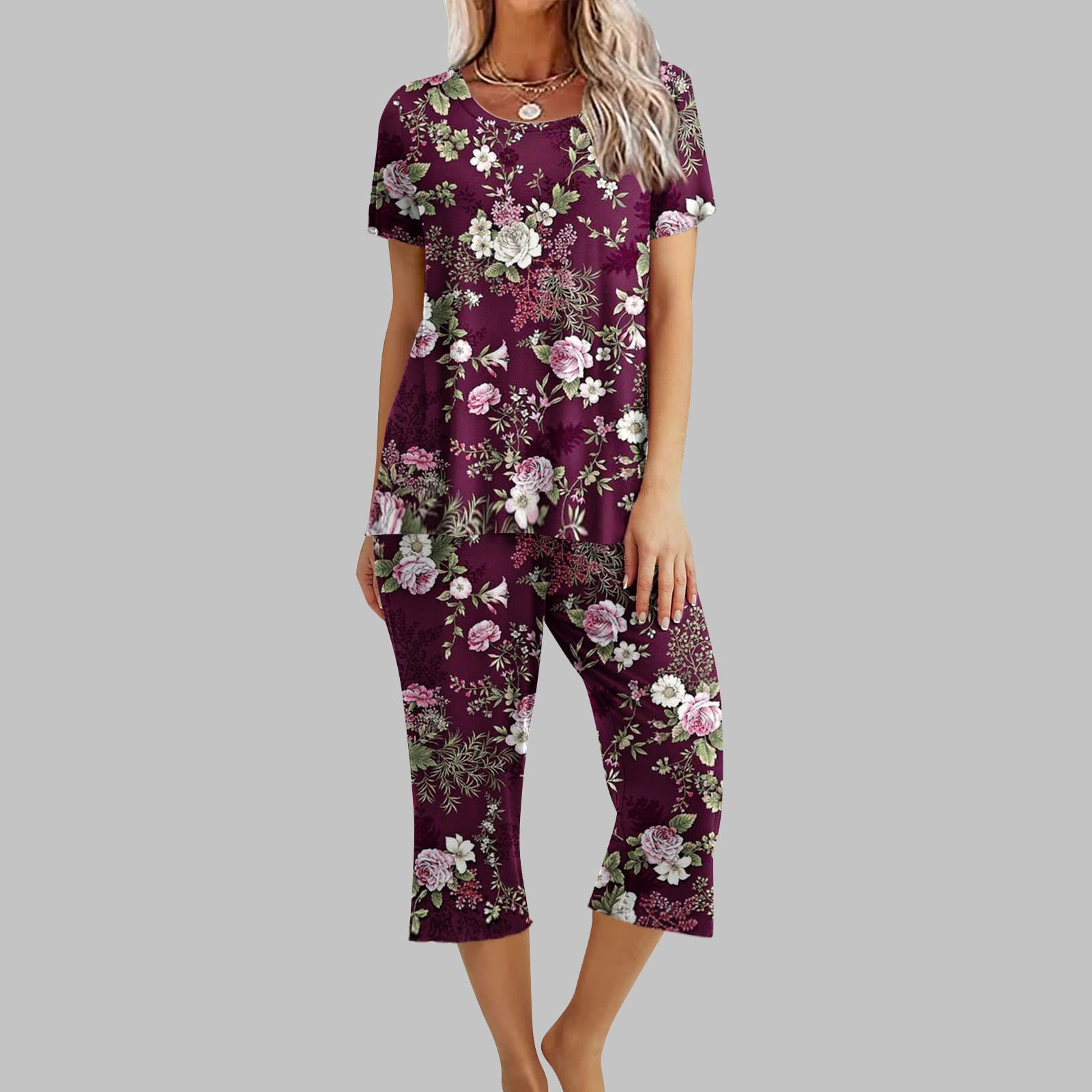 Women's 2-Piece Printed Pajama Set - Soft Summer Sleepwear with Capri Pants & Pockets - Matching Lounge Outfit for Home, Vacation & Relaxation