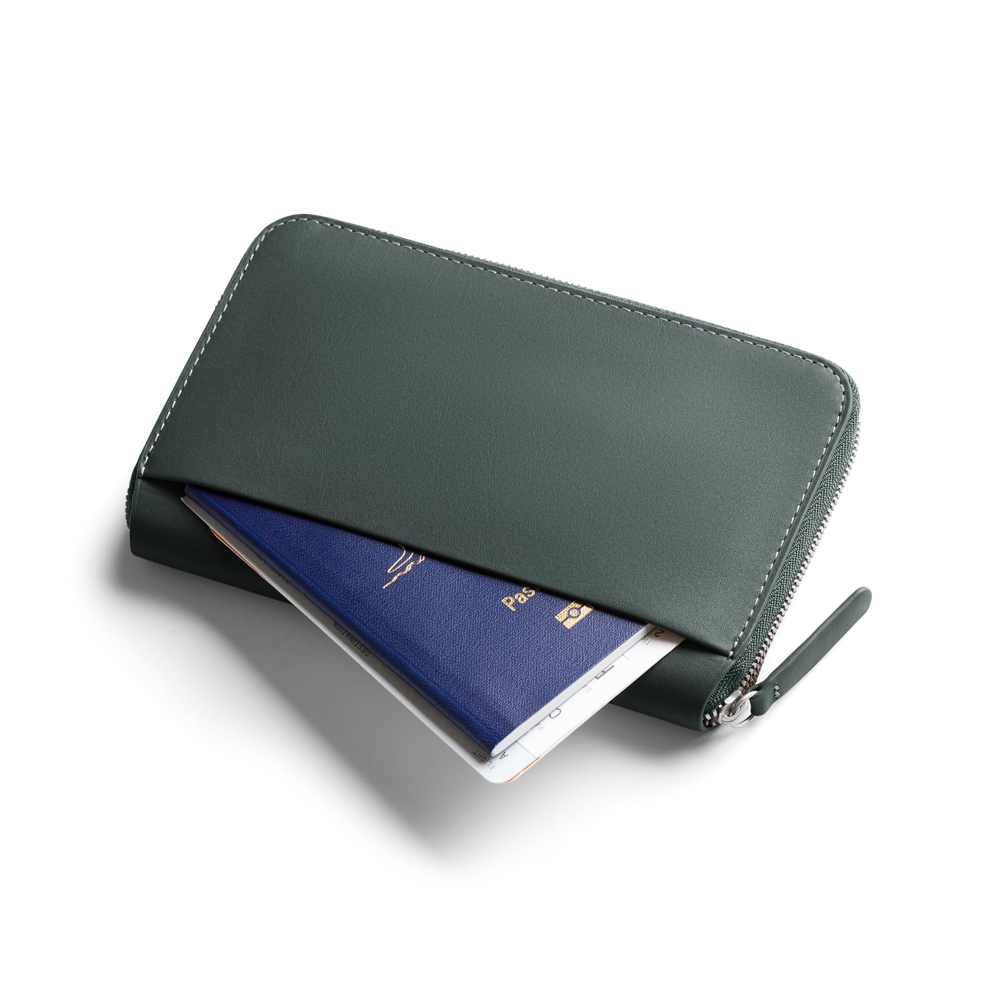 Bellroy Travel Folio – Premium Leather Passport Holder & Document Organizer (Second Edition, Everglade) – Perfect for Business Trips & International Travel