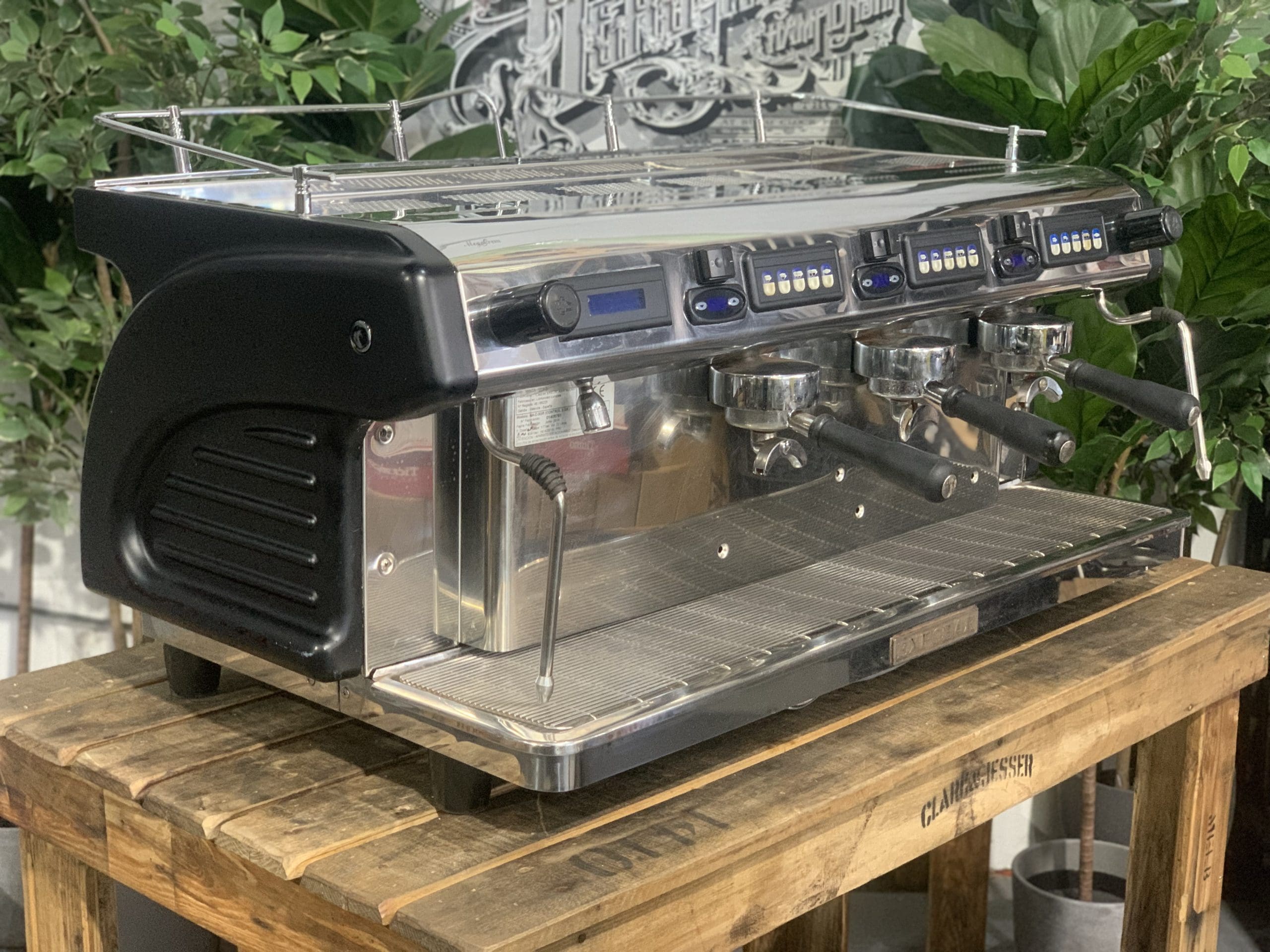 Expobar Ruggero 3 Group Commercial Espresso Machine - Black - Perfect for Coffee Shops, Restaurants & Offices
