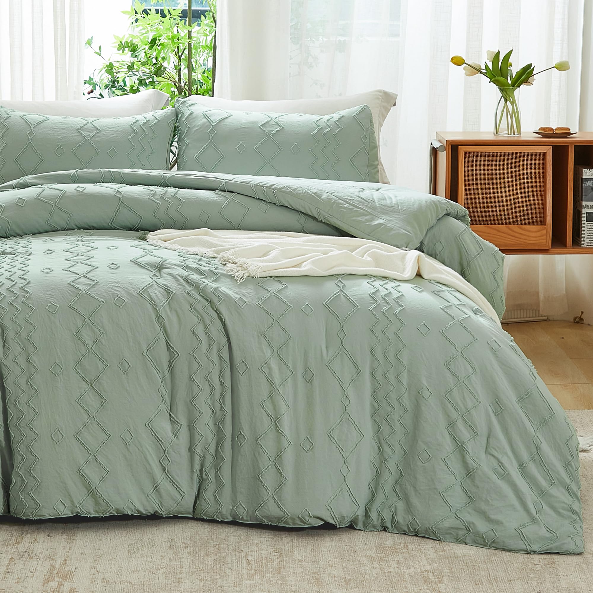 Andency Sage Green Tufted Comforter Set King Size (104x90 Inches) - 3 Piece Boho Farmhouse Bedding with Geometric Design | Soft Microfiber Down Alternative Comforter & Pillowcases | Perfect for Master Bedroom, Guest Room & Cozy Farmhouse Decor