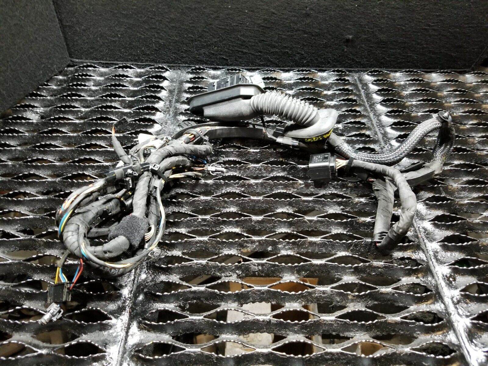 2006-2010 BMW 650i E63 Right Passenger Front Door Wiring Harness OEM Replacement - Perfect for Electrical System Repair & Car Maintenance
