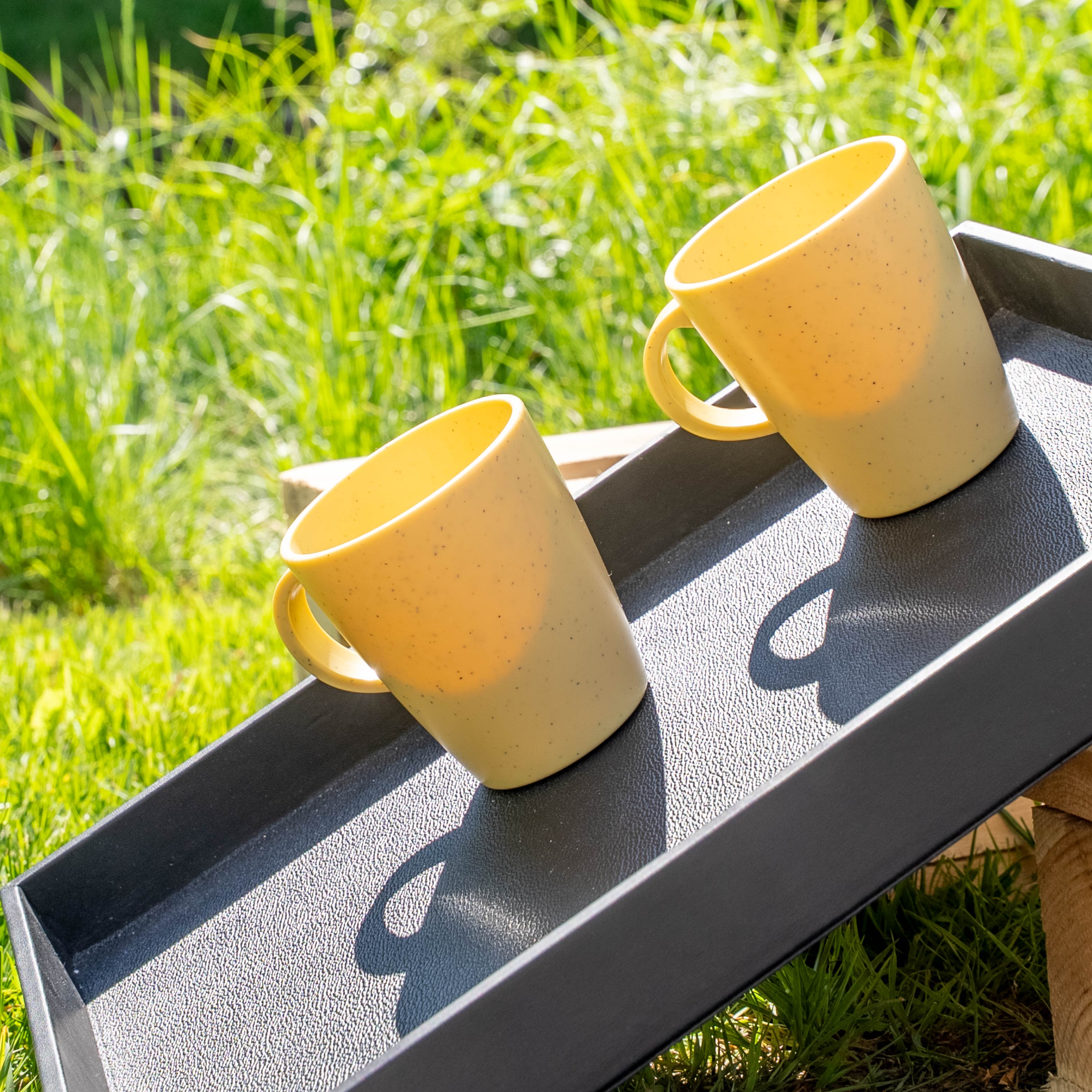 Durable Plastic Cups with Magnet Base - Dolomite Yellow for Parties, Camping & Outdoor Events