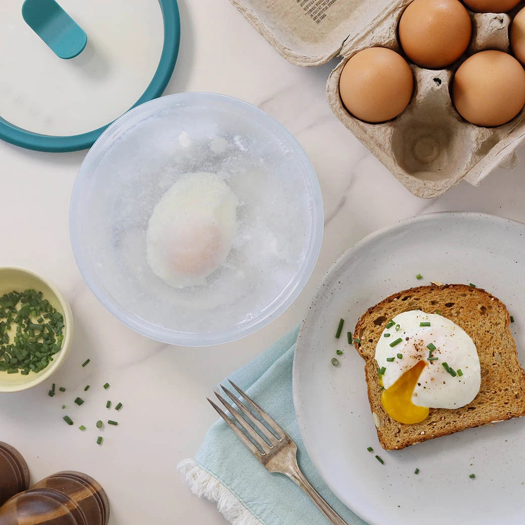 Easy Microwave Poached Eggs Recipe - Quick & Healthy Breakfast Idea for Busy Mornings | Perfect for Sandwiches, Salads & Meal Prep