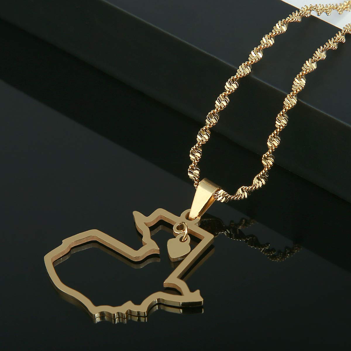 Stainless Steel Guatemala Map Pendant Necklace - Gold Tone Women's Jewelry with Heart-Shaped Guatemala Map Charm - Perfect for Travel Lovers, Gifts & Cultural Fashion Accessories