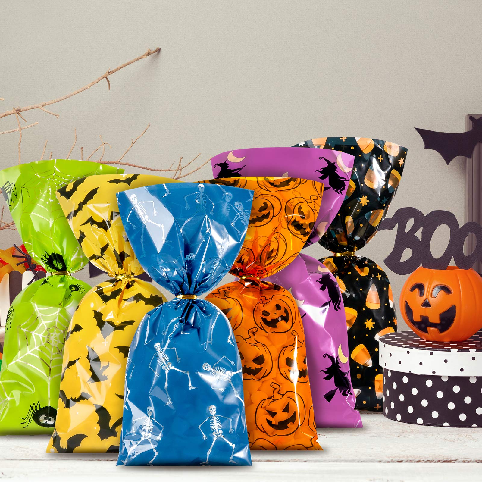 150Pcs Halloween Cellophane Bags - 6 Designs with Twist Ties (Pumpkin, Spider, Bat, Bone) - Candy Treat Bags for Halloween Party Favors, Sweet Gifts & Table Decorations - Perfect for Trick-or-Treat, Classroom Treats & Halloween Party Decor