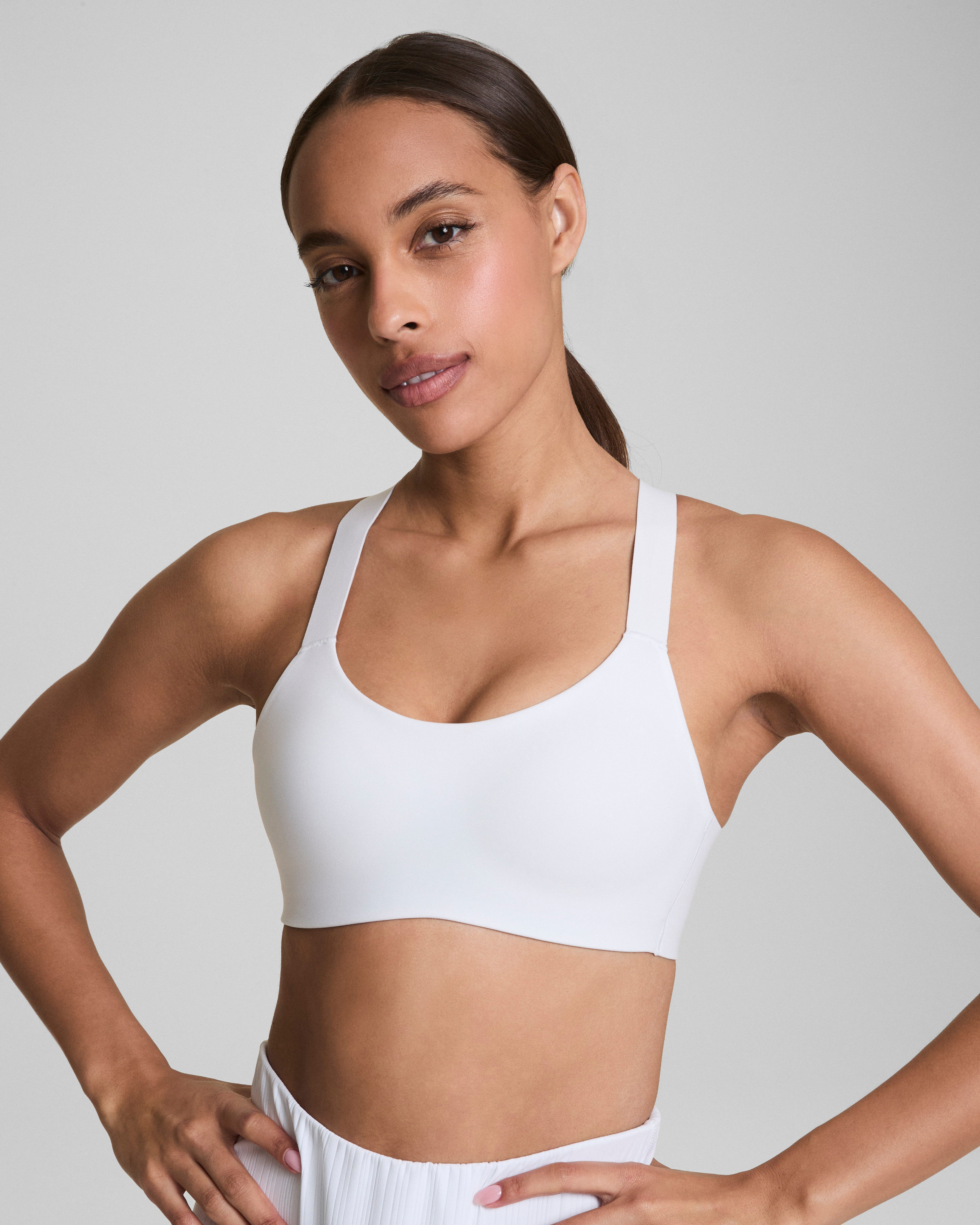 SPANX® FlexFeel Medium Impact Sports Bra - Comfortable Workout Bra for Running, Yoga & Gym - Supportive & Breathable Activewear for Women