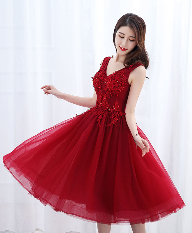 Elegant Burgundy V-Neck Tulle Short Prom Dress with Lace Details - Perfect for Evening Parties, Homecoming Dances & Special Occasions