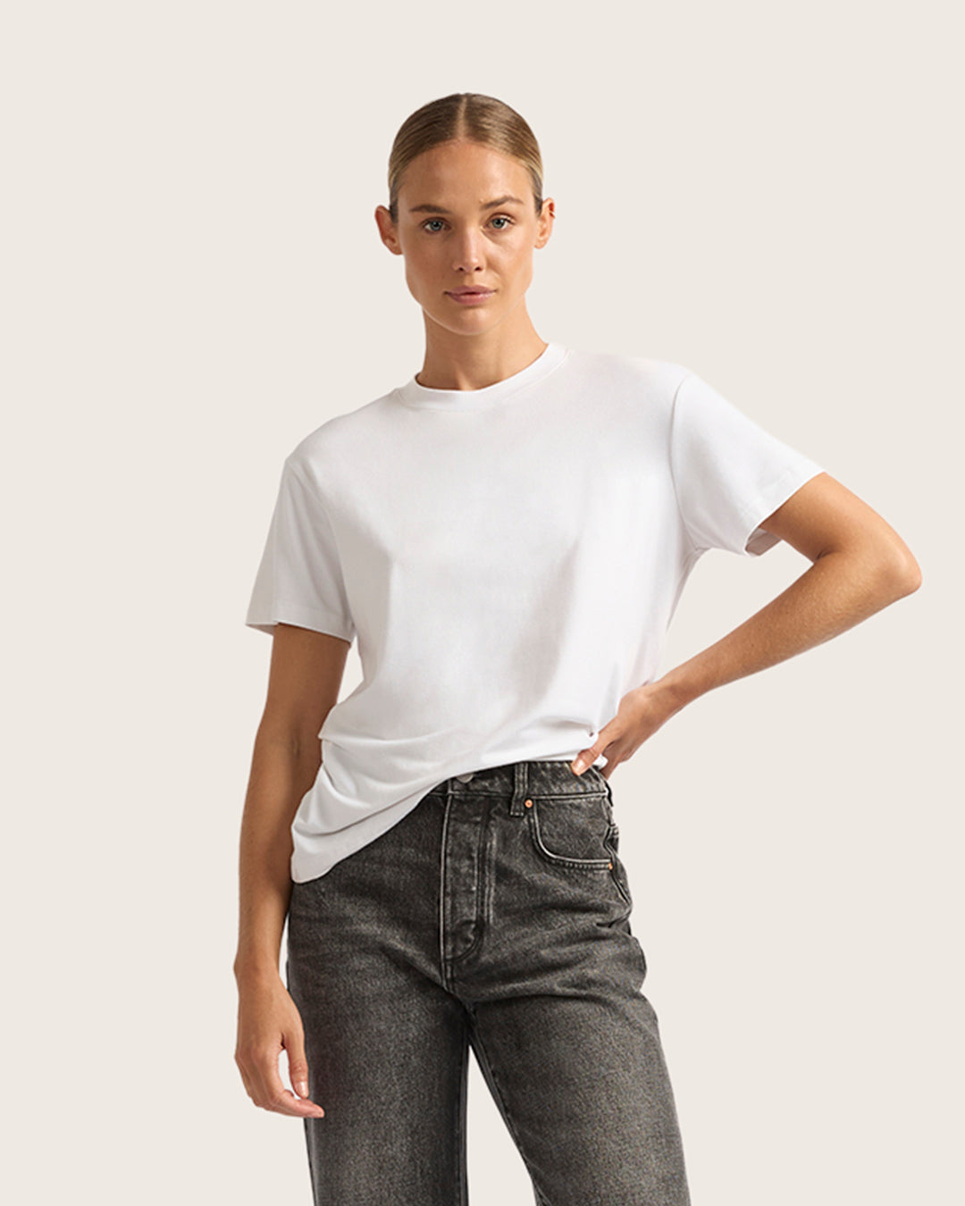 Women's Classic Crew Neck T-Shirt - Soft Cotton Comfort Fit White Tee for Casual Wear & Everyday Outfits