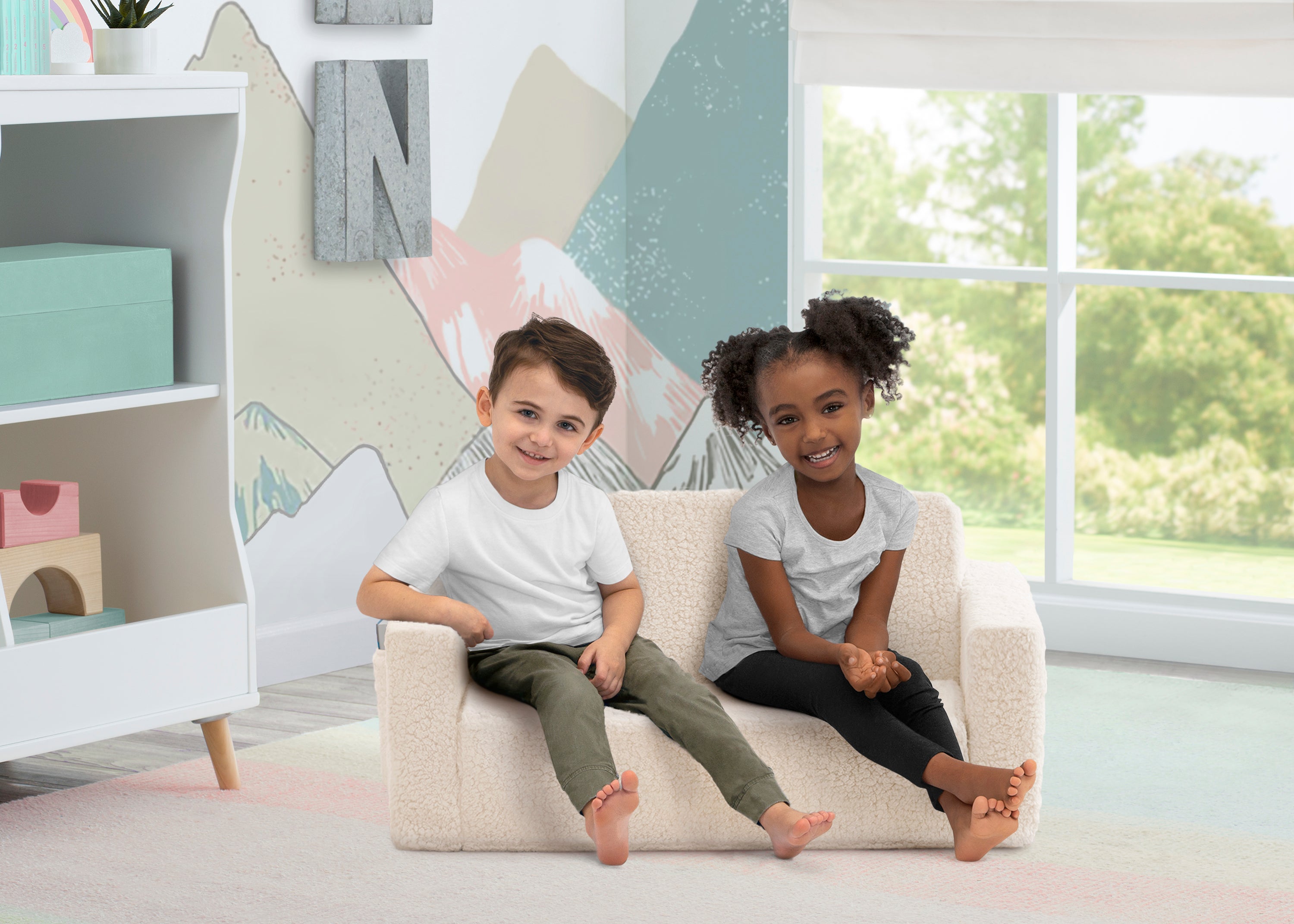 CoZee Flip Out Sherpa 2-in-1 Convertible Kids Sofa to Lounger - Soft & Comfortable for Playroom, Nursery or Bedroom - Perfect for Reading, Napping & Relaxing