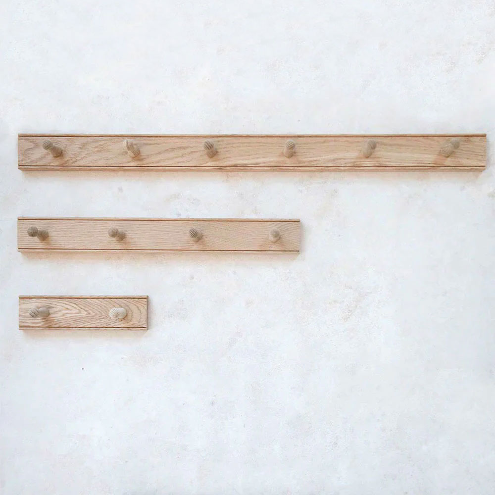 Solid Oak Shaker Peg Rail - Rustic Wooden Wall Hooks for Coats, Hats & Decor - Perfect for Entryway, Kitchen & Farmhouse Style Homes