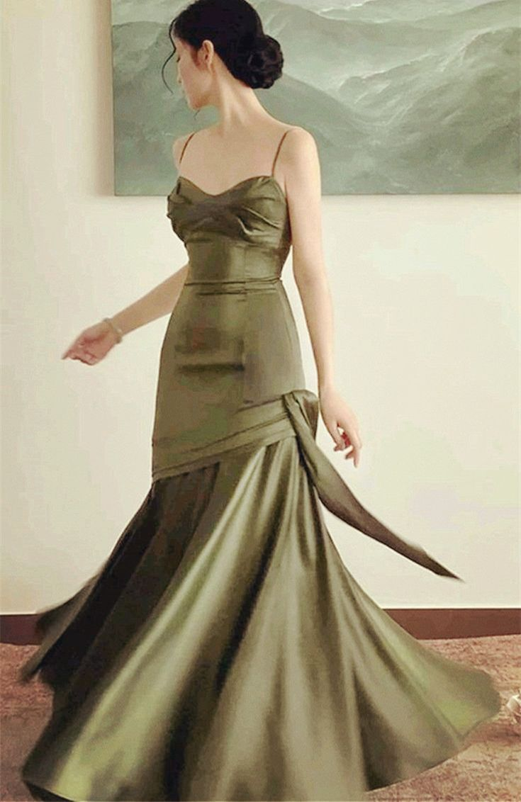 Elegant Green Satin Mermaid Prom Dress with Spaghetti Straps - Formal Evening Gown J2604 for Homecoming, Wedding, and Special Occasions