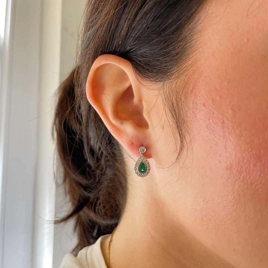 18K White Gold Pear Emerald & Diamond Drop Earrings for Women - Elegant Dangle Earrings for Weddings, Parties & Special Occasions
