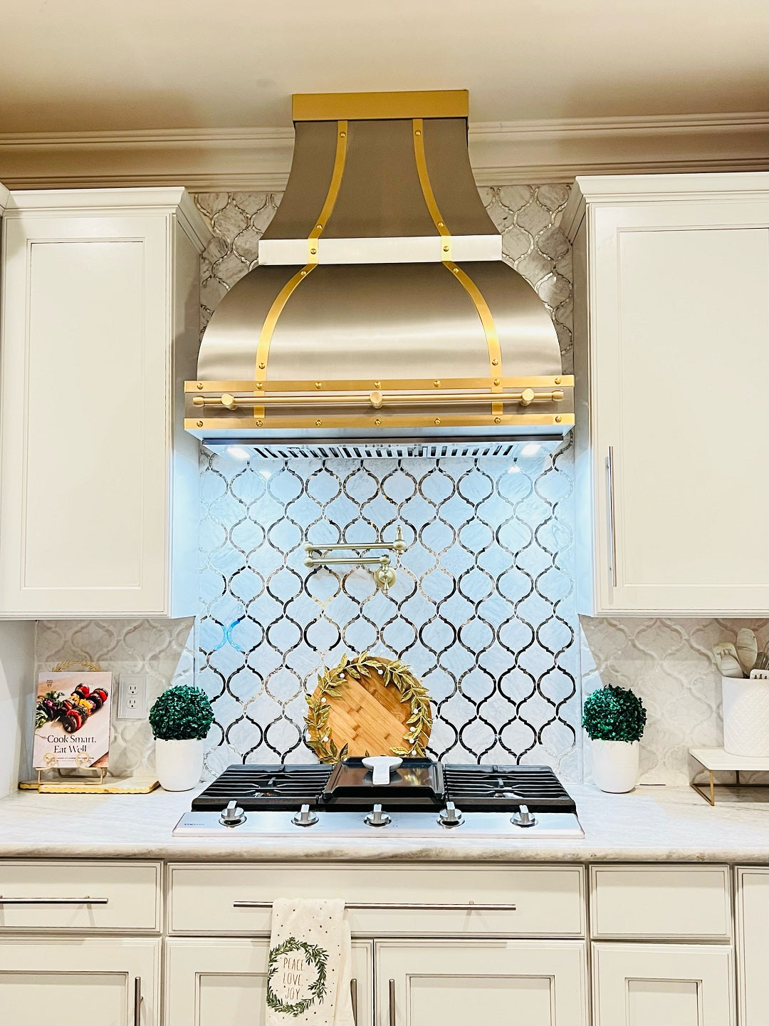 Premium RHM Curved Stainless Steel Custom Range Hood H1 2TRM for Jim - Professional Kitchen Ventilation for Modern Homes & Restaurants