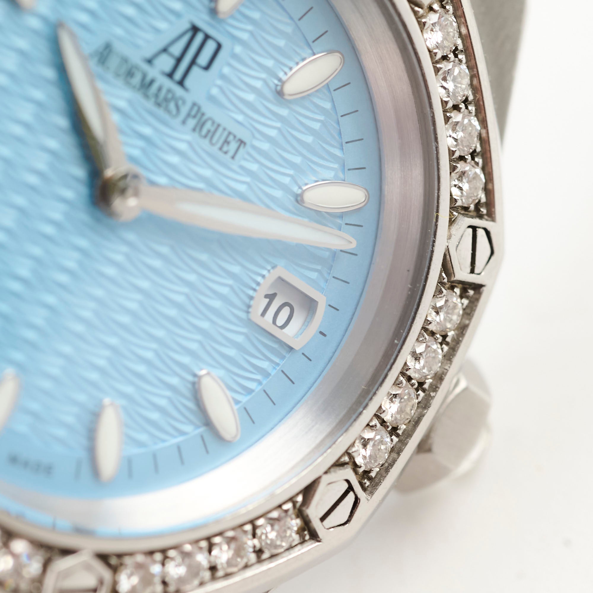 Audemars Piguet Royal Oak Lady Watch 67601ST 33MM Blue Dial - Luxury Women's Stainless Steel Watch with Blue Face - Perfect for Business, Gala & Special Occasions