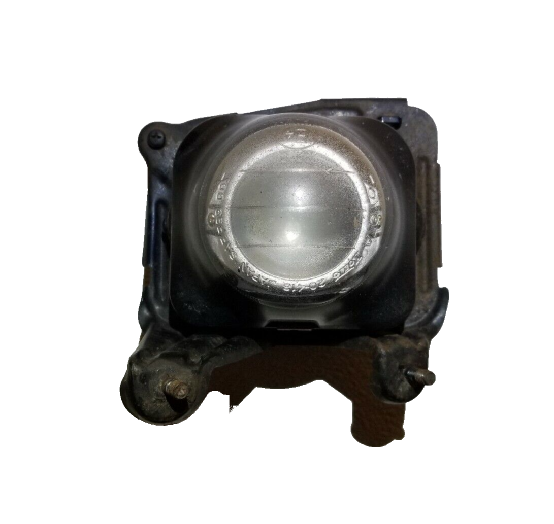 Toyota Celica Fog Light Replacement 00-05 - OEM #107 - Perfect for Night Driving & Bad Weather Visibility