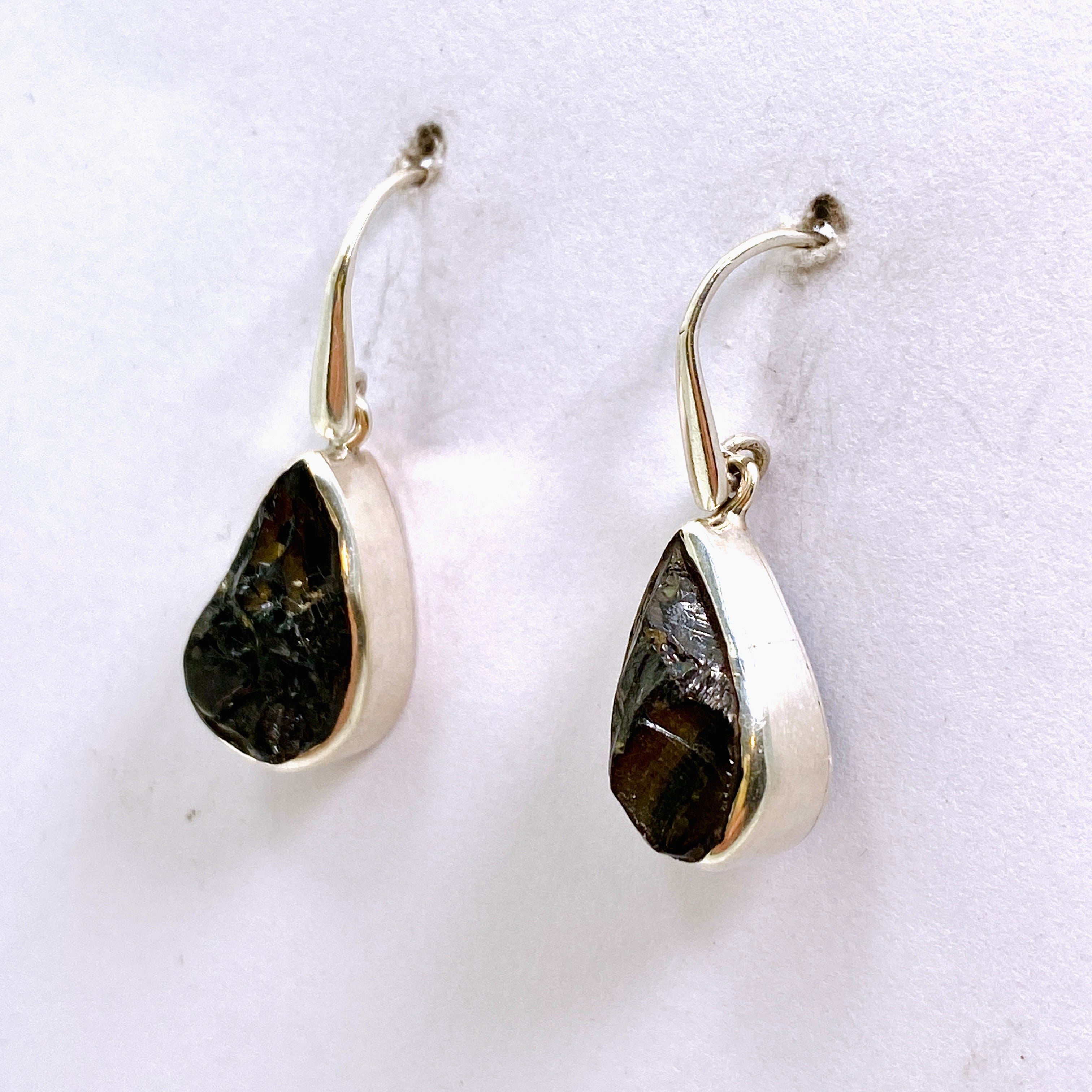 Natural Shungite Teardrop Raw Stone Earrings for Women - Handmade Healing Jewelry for EMF Protection & Stress Relief - Perfect for Yoga, Meditation & Daily Wear
