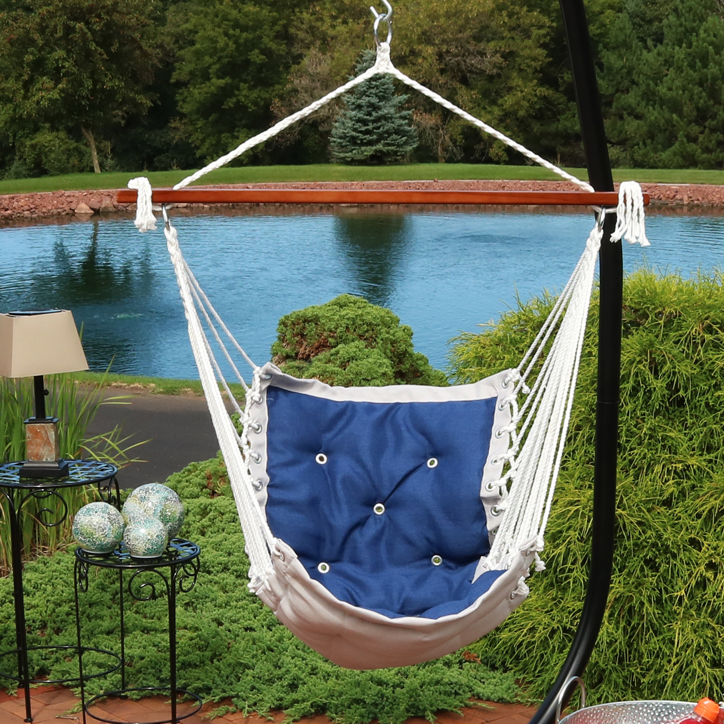 Sunnydaze Tufted Victorian Outdoor Hammock Chair Swing - Comfortable Hanging Chair for Patio, Garden, Porch & Backyard Relaxation