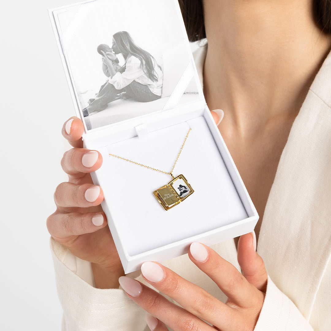 Personalized Etch Story Photo Locket Necklace - Custom Engraved Memorial Jewelry for Loved Ones | Perfect Gift for Anniversaries, Birthdays & Special Occasions