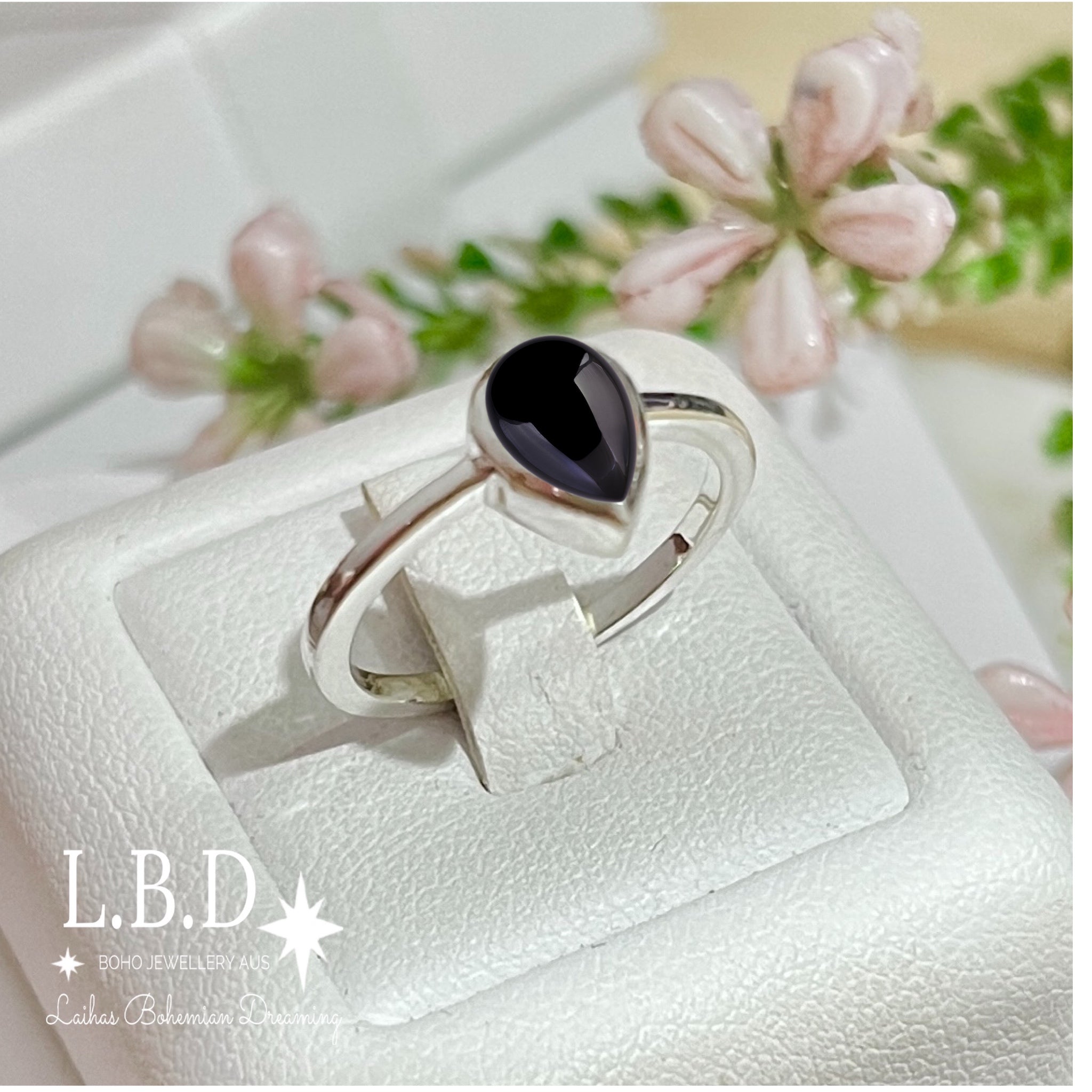 Laihas Mini Tearing Spirit Onyx Ring for Women - Gothic Punk Jewelry - Black Onyx Stone Statement Ring - Perfect for Halloween, Cosplay & Alternative Fashion