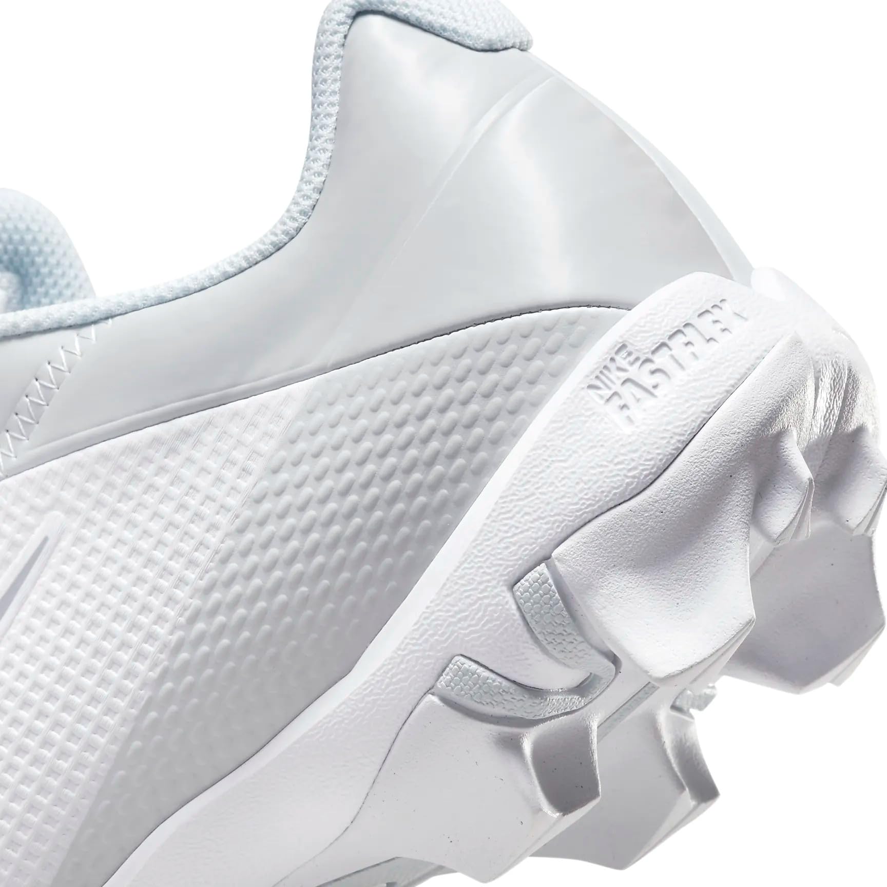 Nike Men's Football Cleats - Lightweight Soccer Shoes for Turf & Grass - Perfect for Training, Matches & Outdoor Sports