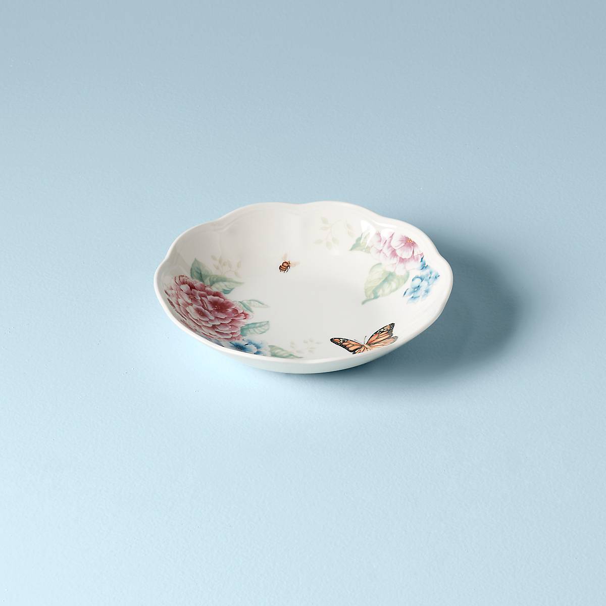 Butterfly Meadow Hydrangea Pasta Bowl - Elegant Floral Ceramic Serving Dish for Pasta, Salad & Dessert | Perfect for Dinner Parties, Family Gatherings & Home Decor