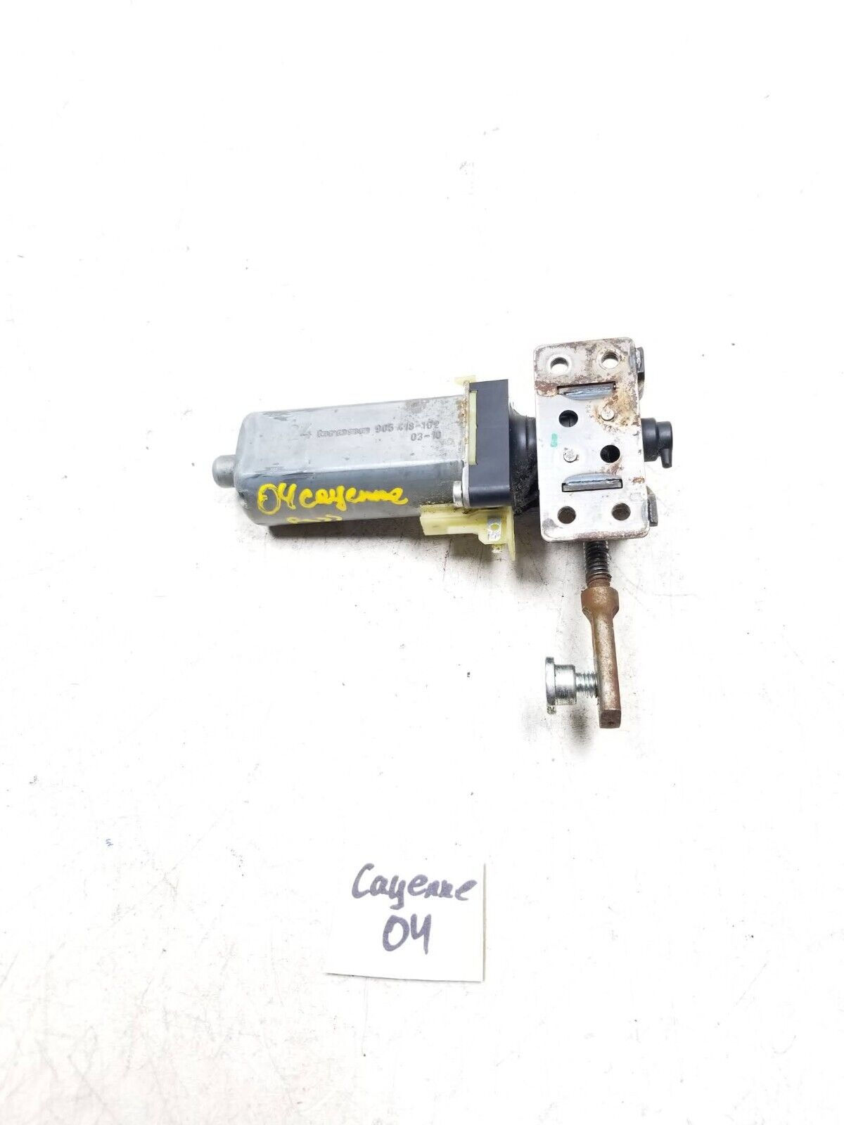 Original Porsche Cayenne Front Passenger Seat Adjustment Motor - 3PCS OEM Replacement Part for 2004-2006 Models | Perfect for Seat Repair & Comfort Upgrade