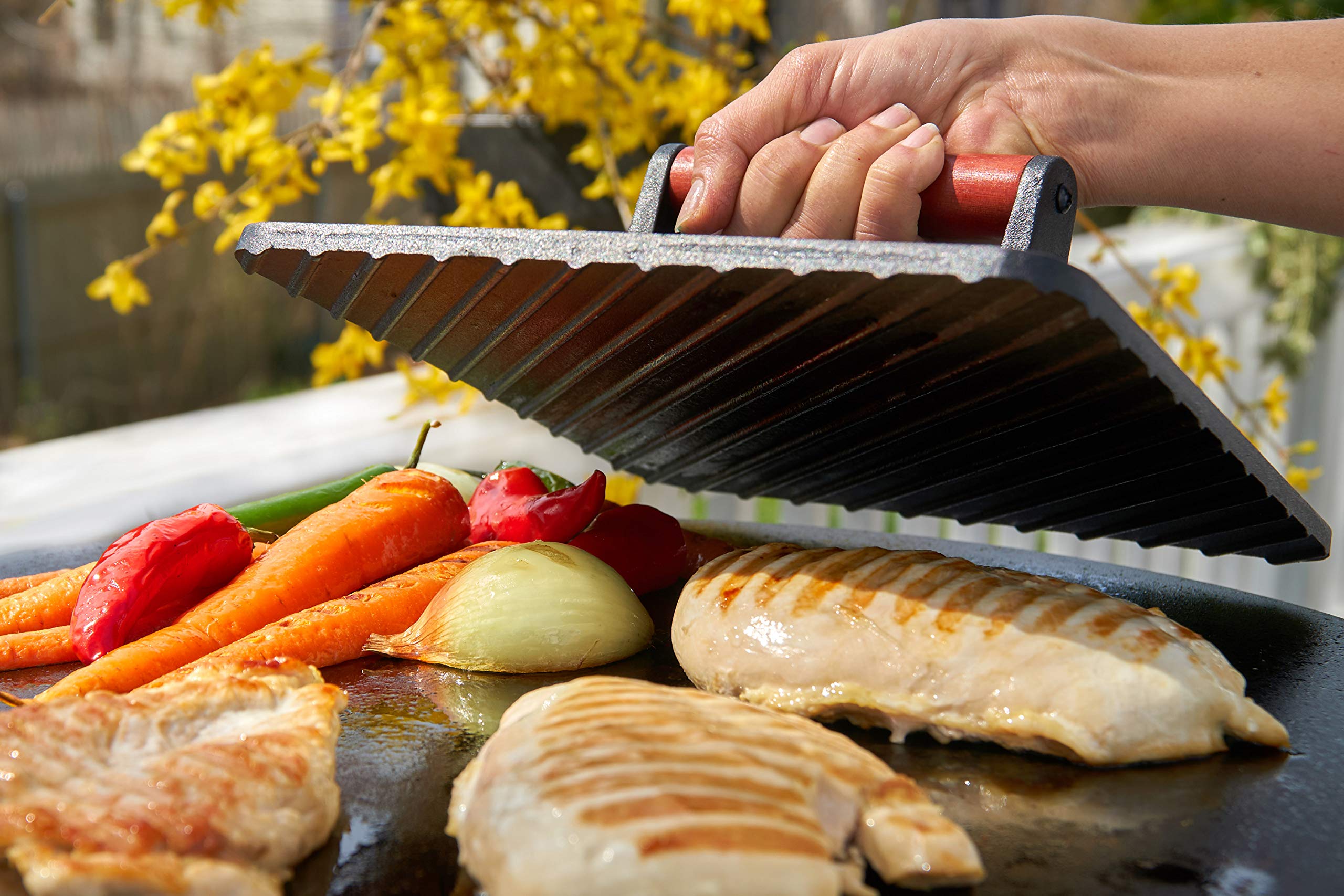 Cuisinart CGPR-223 XL Heavy Duty Cast Iron Griddle Press for Burgers, Sandwiches & Paninis - Perfect for Grilling, BBQ & Outdoor Cooking