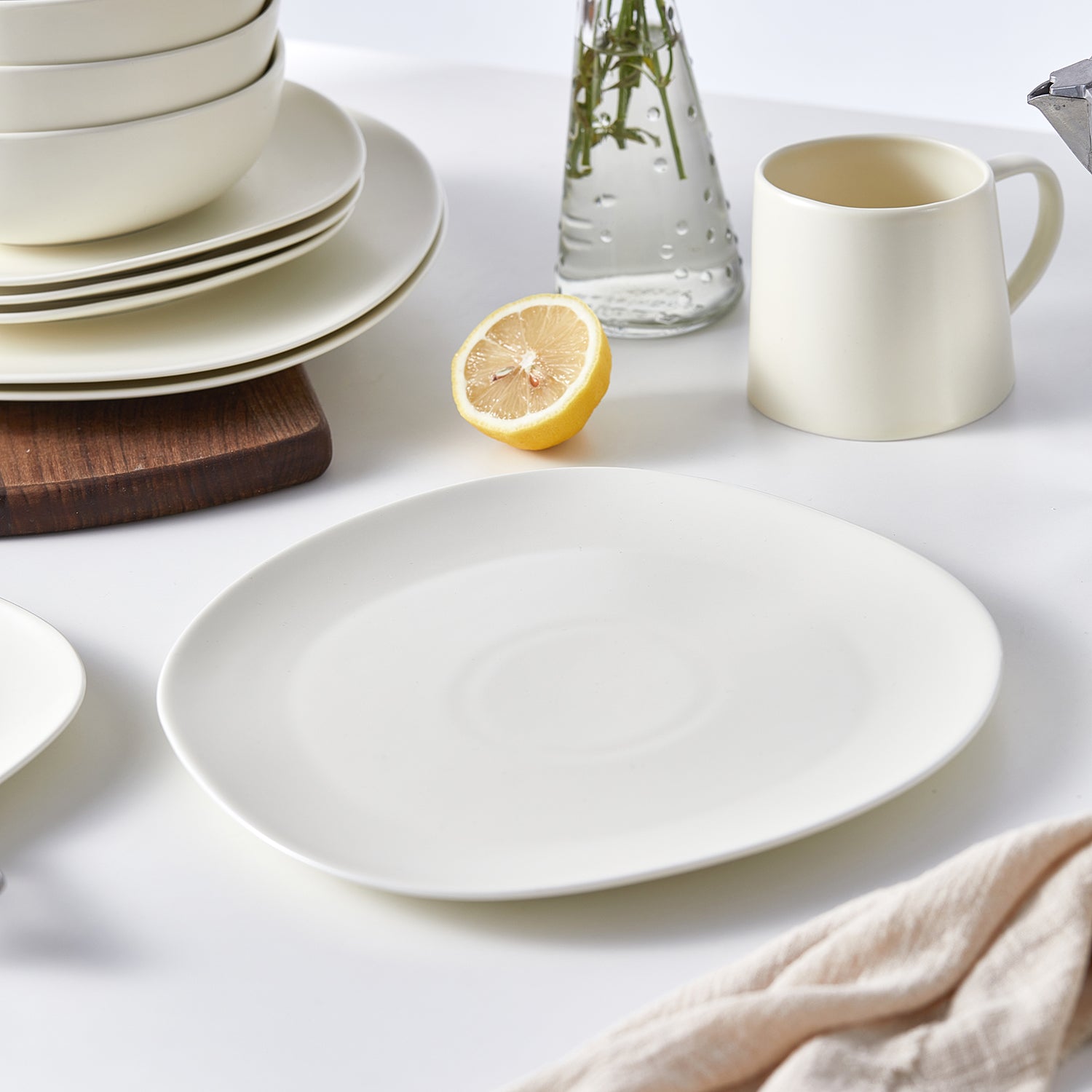 Delilah Porcelain Dinner Plate Set - 6-Piece Elegant Bone China Plates for Fine Dining, Parties & Home Decor