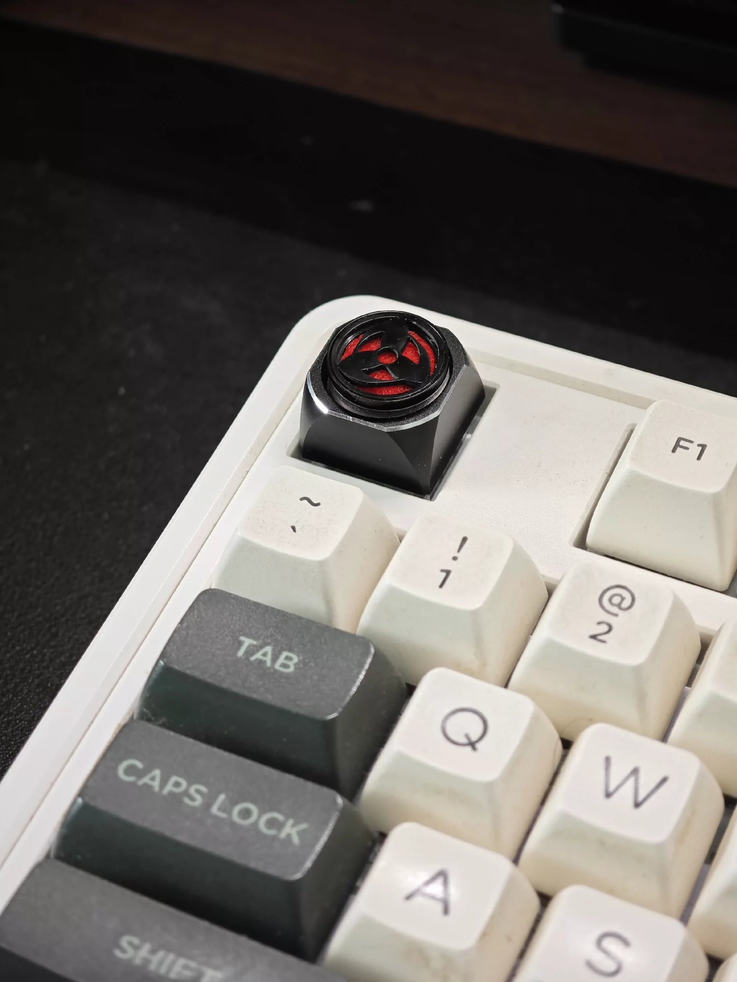 Naruto Sharingan Rotatable Custom Keycaps for Mechanical Keyboards - Anime Themed Decorative Keycaps with Hypnotic Spinning Effect - Perfect for Gaming, Office & Anime Fans Collection