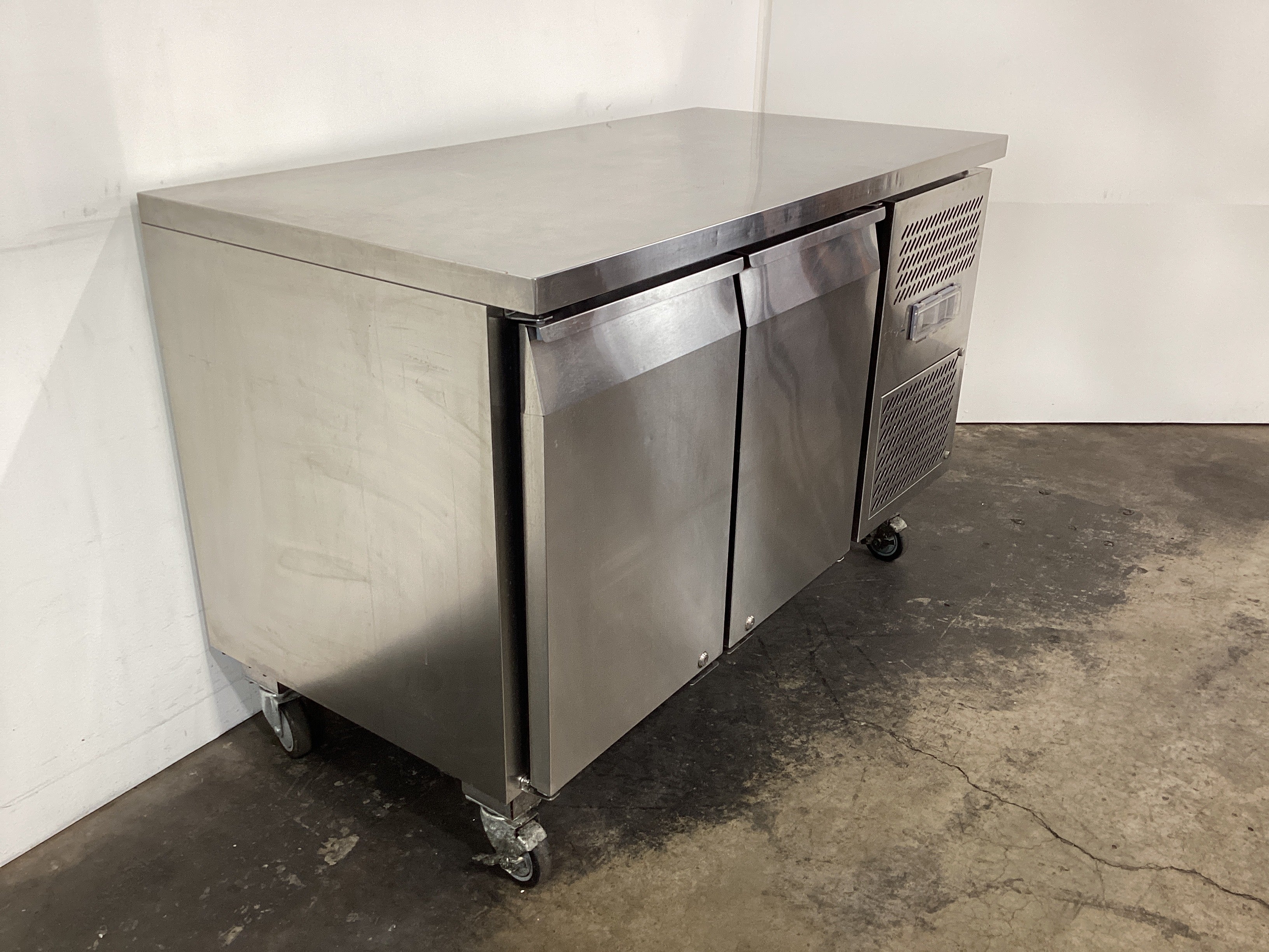 Airex AXF.UCGN.2 A2 Undercounter Bench Freezer - Commercial Grade Compact Freezer for Restaurants, Bars & Home Use - Energy Efficient 759202 Model