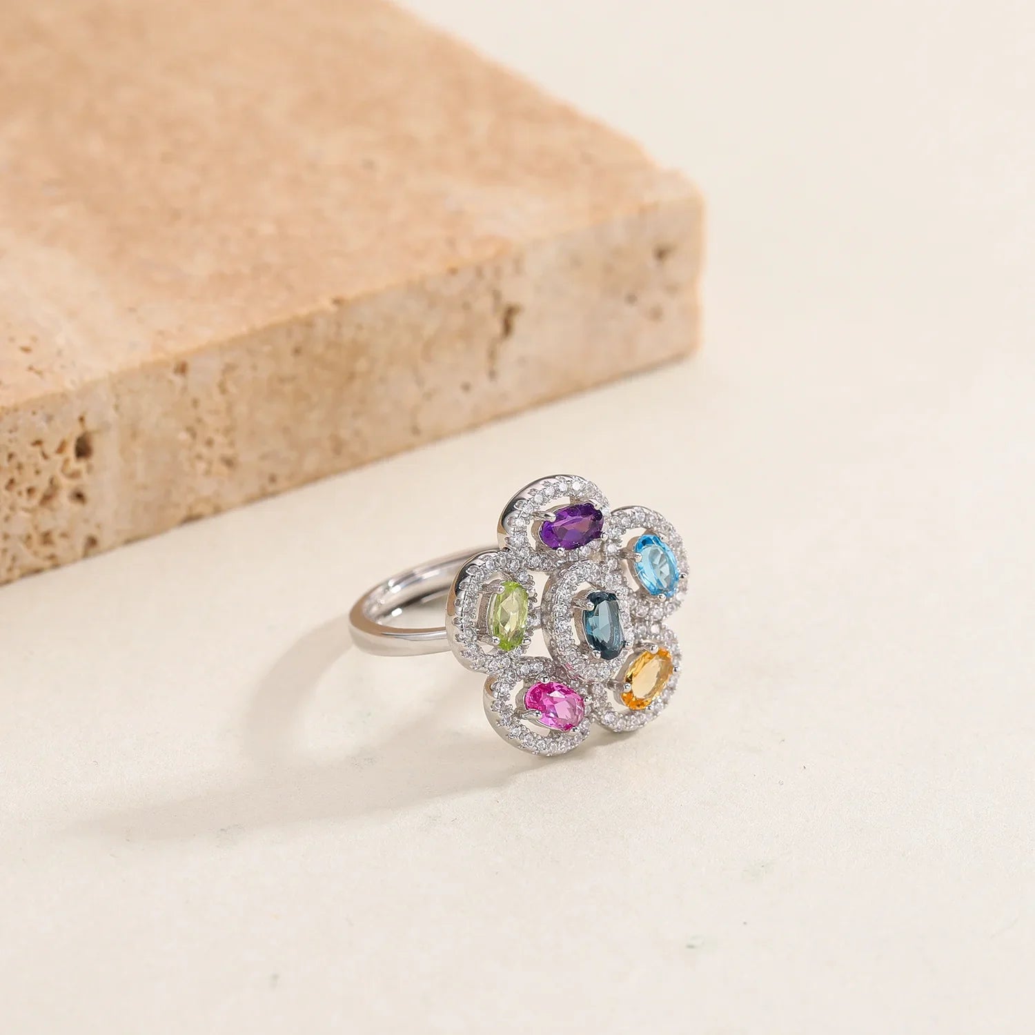 Elegant Floral Ring for Women - Dainty Flower Jewelry for Everyday Wear, Gift Giving & Special Occasions