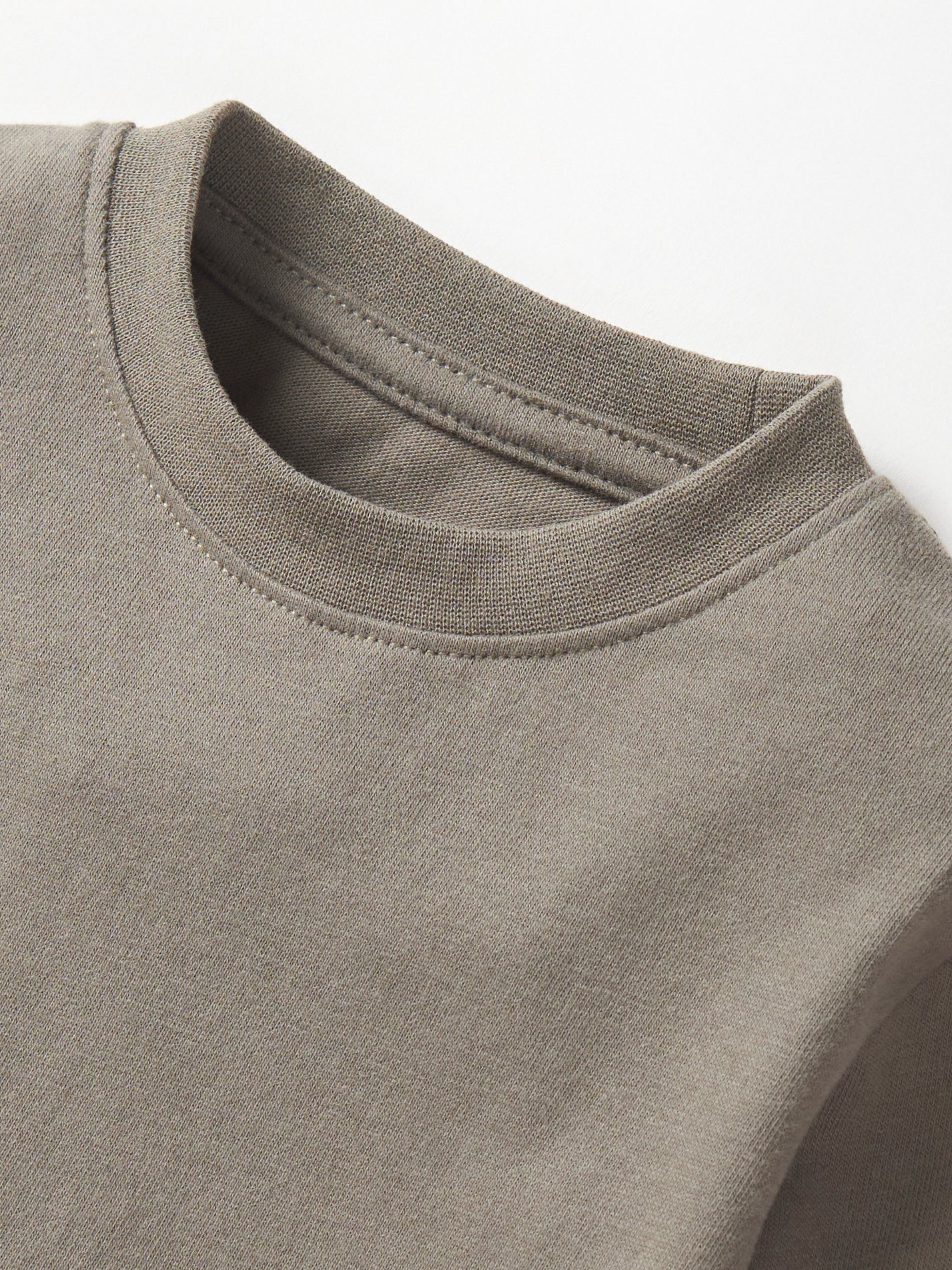 Premium Long Sleeve Casual T-Shirt for Men - Soft Cotton Crew Neck Basic Tee in Army Green | Perfect for Everyday Wear, Layering & Outdoor Activities