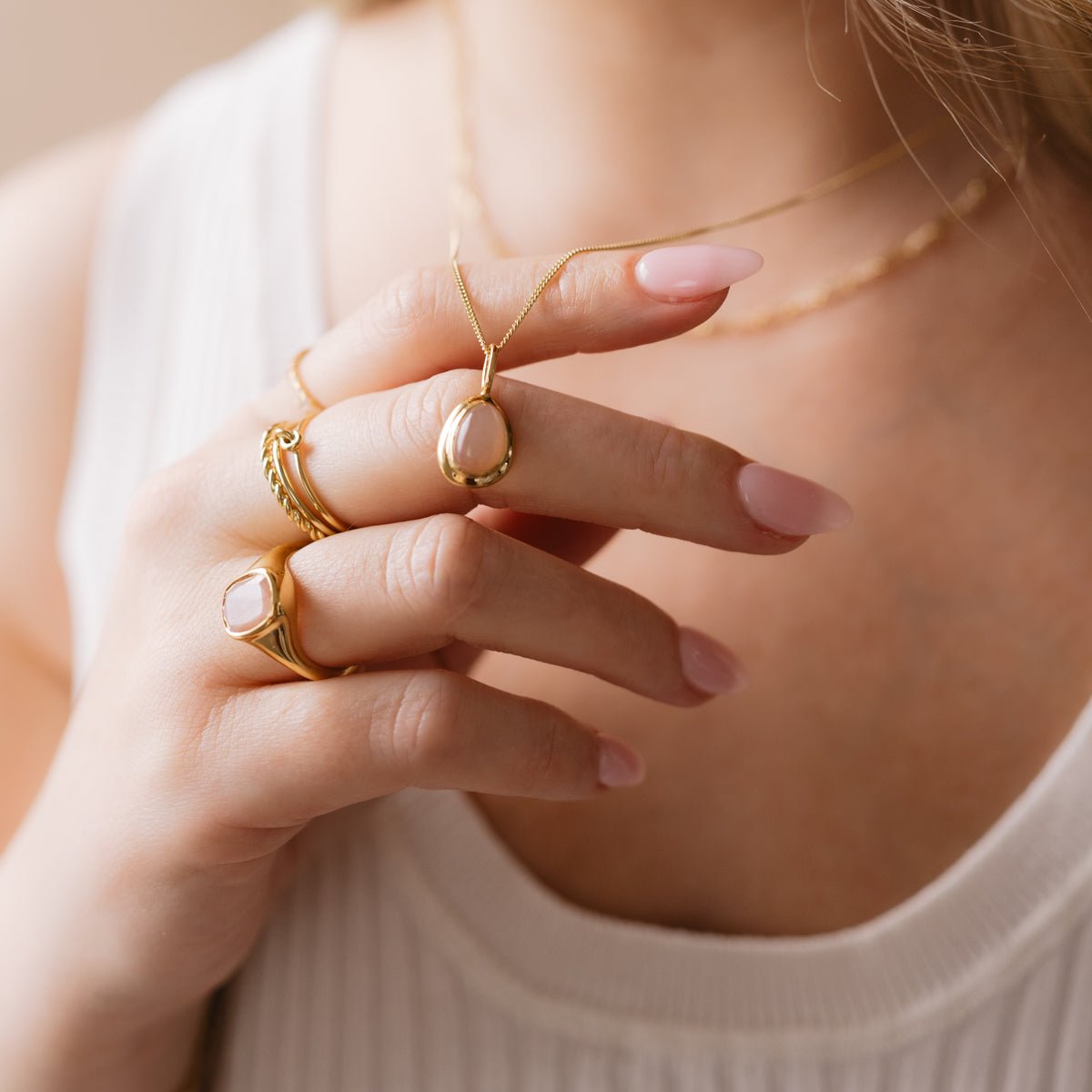 JOY PENDANT NECKLACE - Peach Moonstone & Gold Jewelry for Women | Elegant Gift for Birthday, Anniversary & Special Occasions