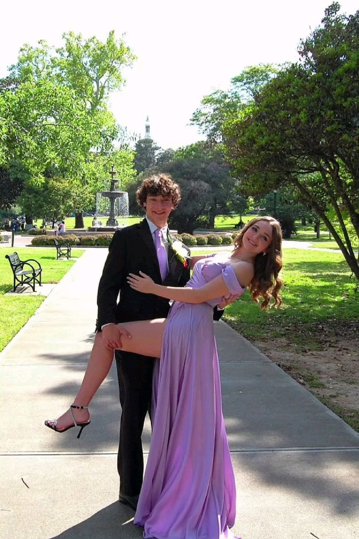 Elegant Off-The-Shoulder Purple Long Prom Dress with High Slit - A-Line Formal Evening Gown for Homecoming, Wedding Guest & Special Occasions