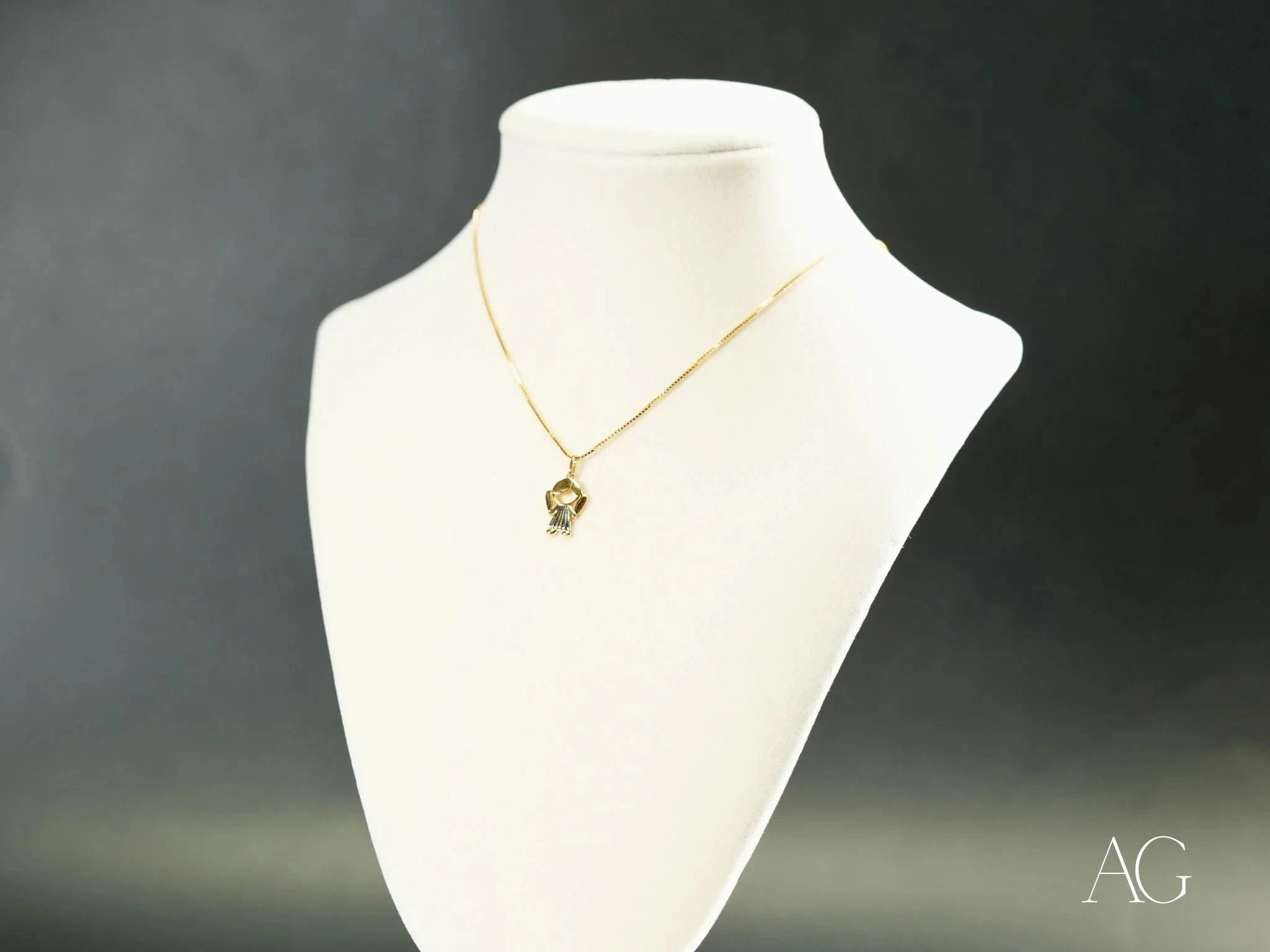 18K Gold Boy or Girl Pendant Necklace - Timeless Charm Jewelry for Kids & Babies - Perfect for Christening, Birthday Gifts & Special Occasions