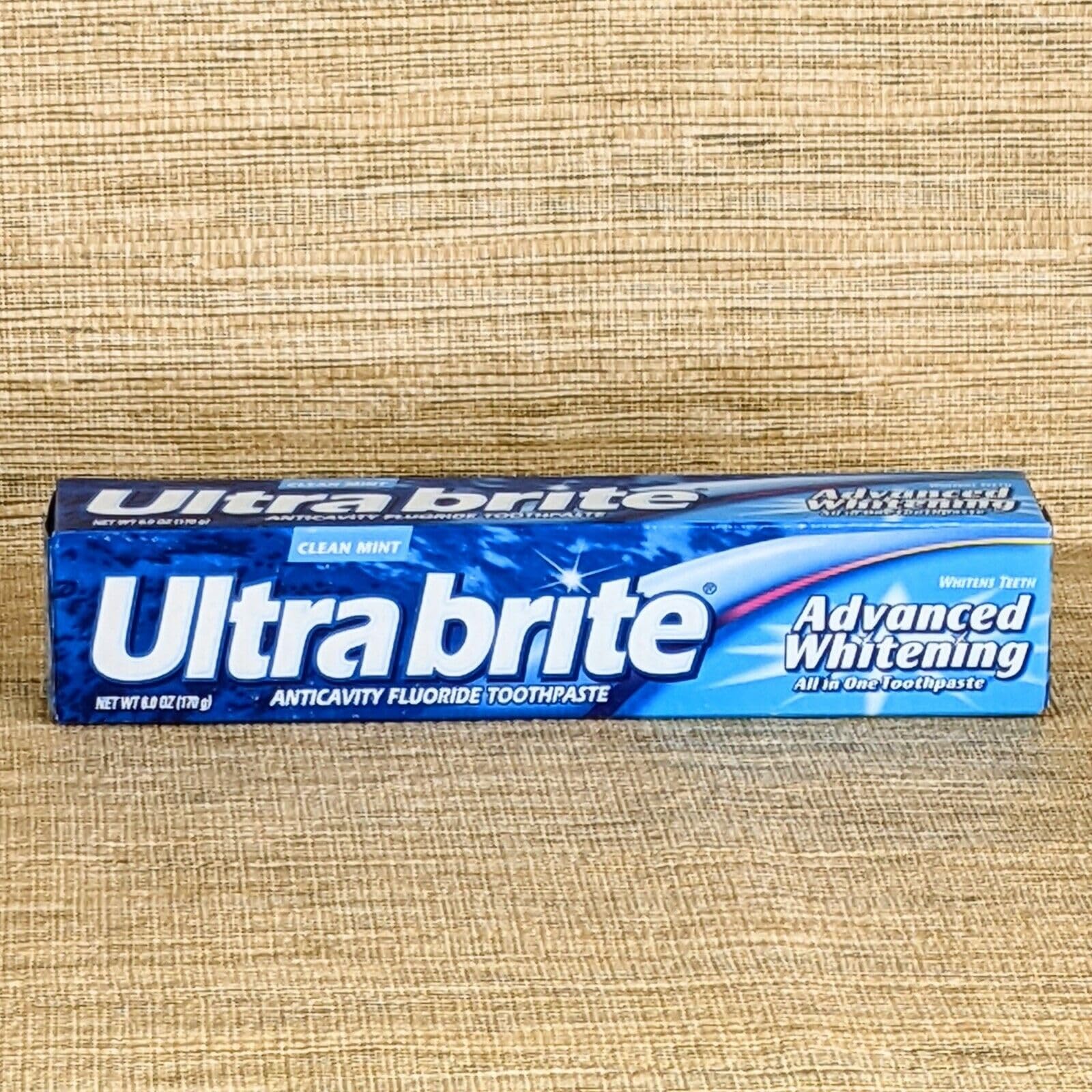 Ultra Brite Advanced Whitening Toothpaste - Clean Mint Flavor, 6 oz (Pack of 7) | Teeth Stain Removal & Fresh Breath for Daily Oral Care - Perfect for Home, Travel & Office Use