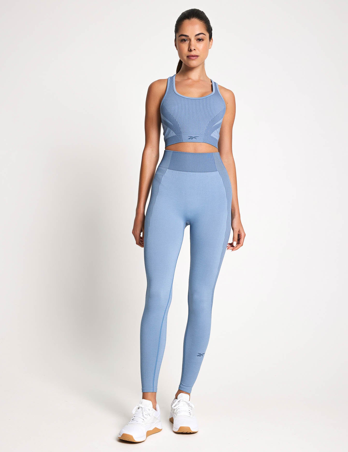 Reebok Lab Seamless Sports Bra for Women - Lightweight Comfort & Support - Blue - Perfect for Yoga, Running & Gym Workouts