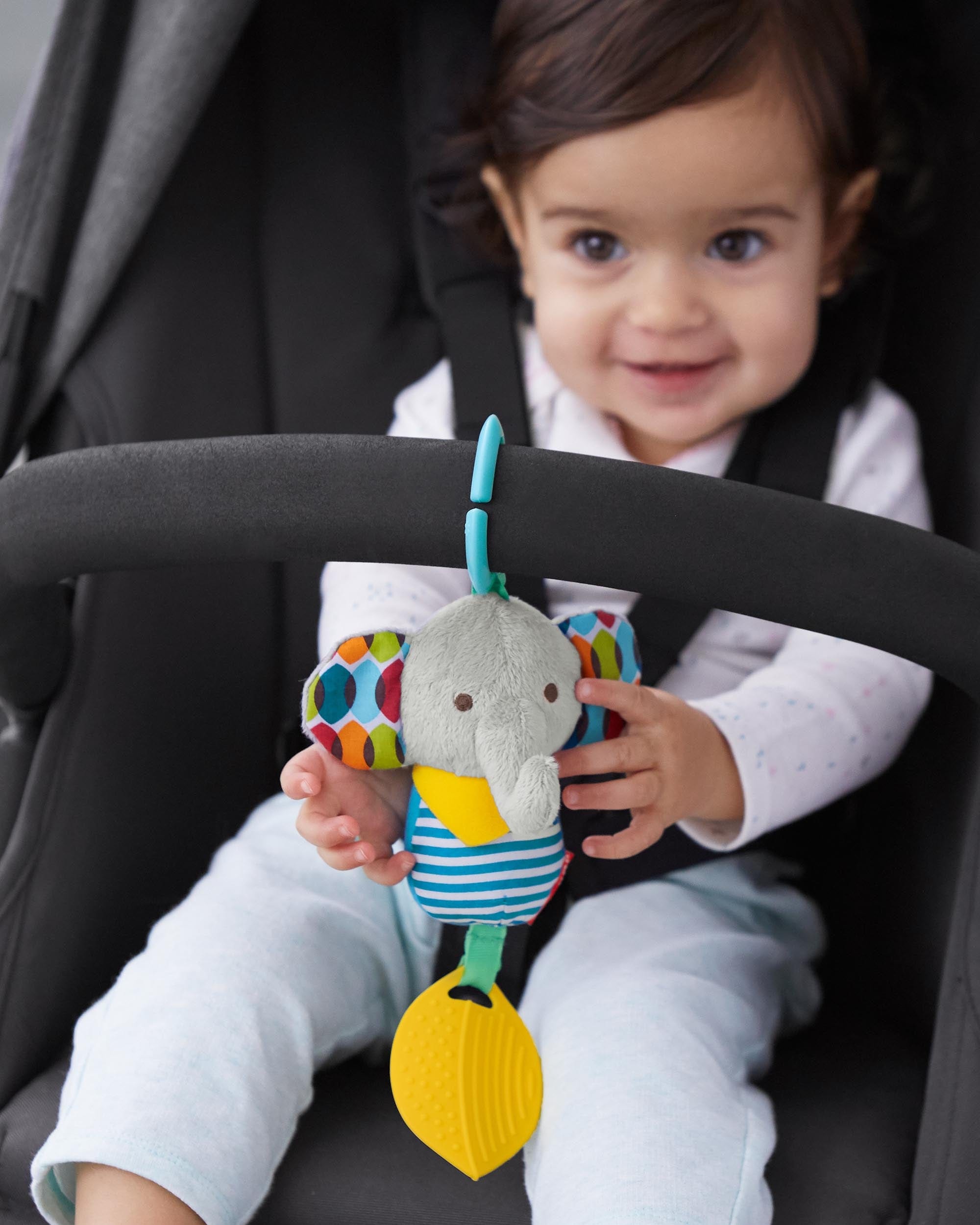 Skip Hop Bandana Buddies Chime Buddies - Soft Baby Teething Toy with Rattle & Textured Chewers - Perfect for Soothing Sore Gums & Sensory Play