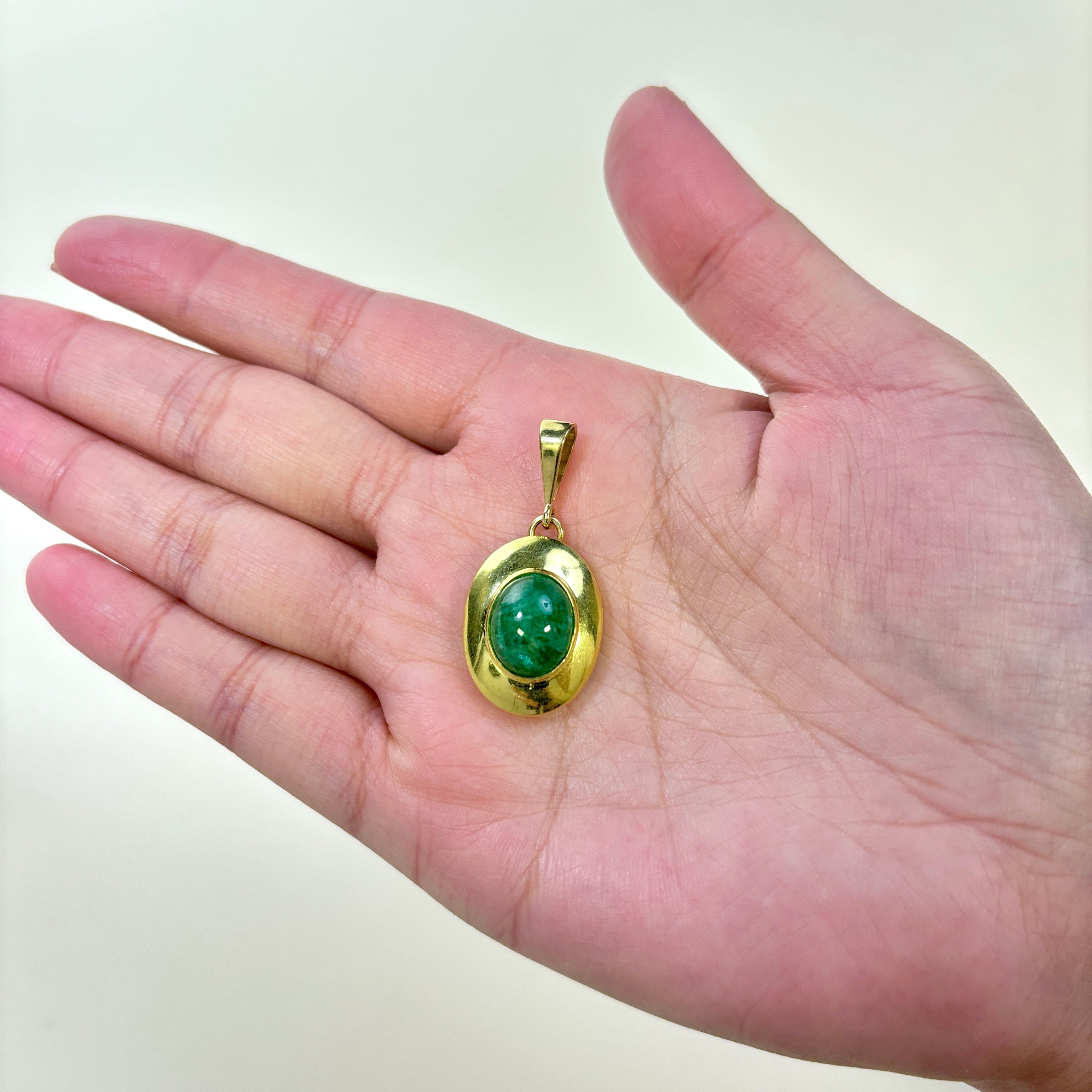 18K Yellow Gold Emerald Pendant Necklace | 5.68ctw Natural Emerald Gemstone | Elegant Jewelry Gift for Women | Perfect for Weddings, Anniversaries & Special Occasions