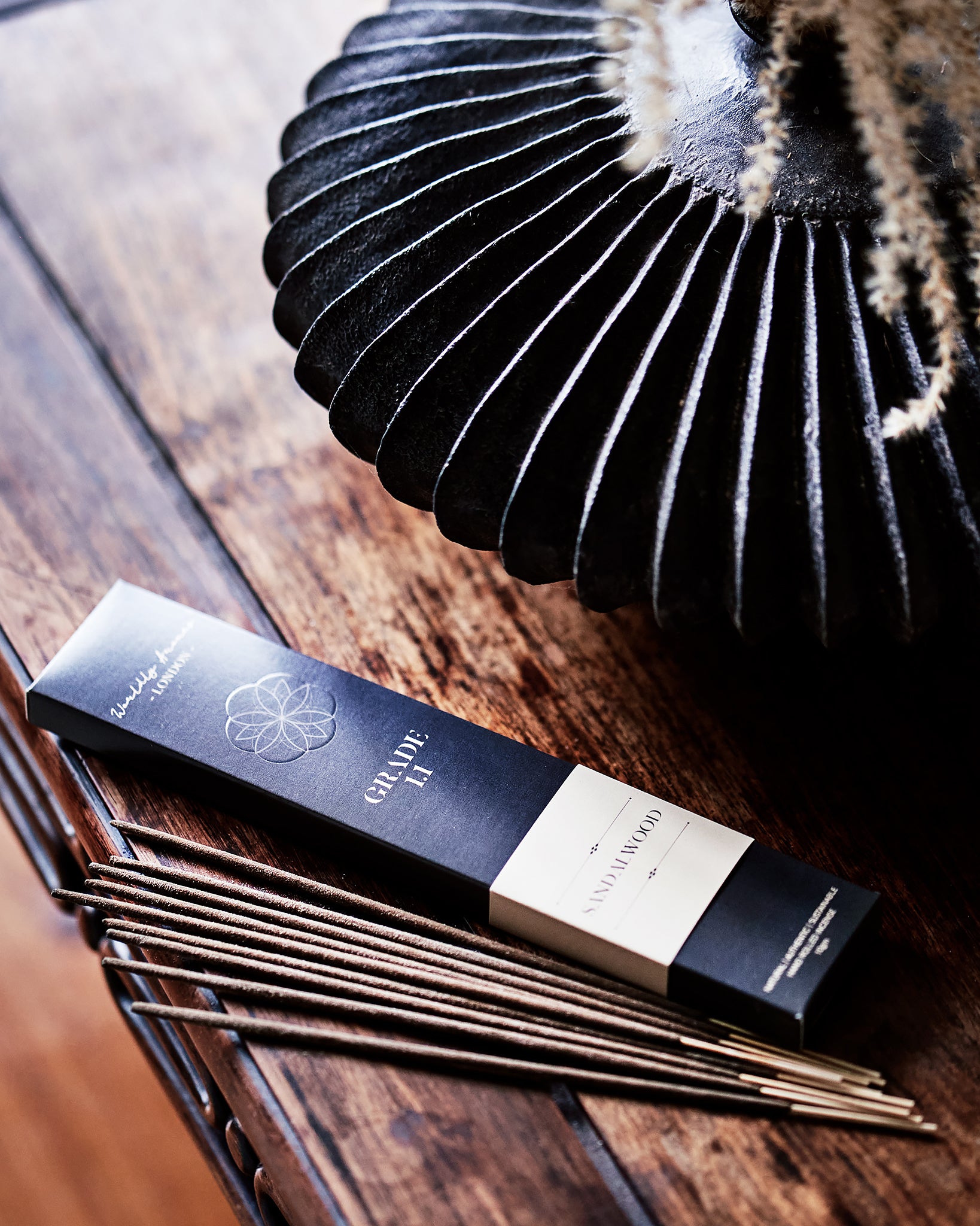Premium Sandalwood Incense Sticks - Worldly Aromas for Meditation, Yoga & Relaxation - Natural Aromatic Sticks for Home, Office & Spiritual Practices
