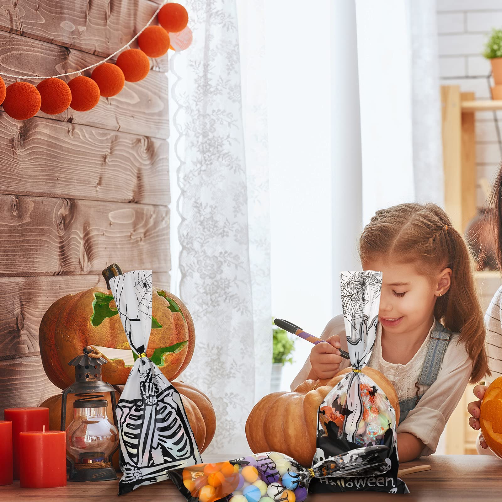 160-Piece Halloween Cellophane Treat Bags - Clear Candy Cookie Goodie Bags with 180 Twist Ties for Halloween Party Favors, Decorations & Gift Wrapping - Perfect for Trick-or-Treat, Classroom Treats & Holiday Party Supplies