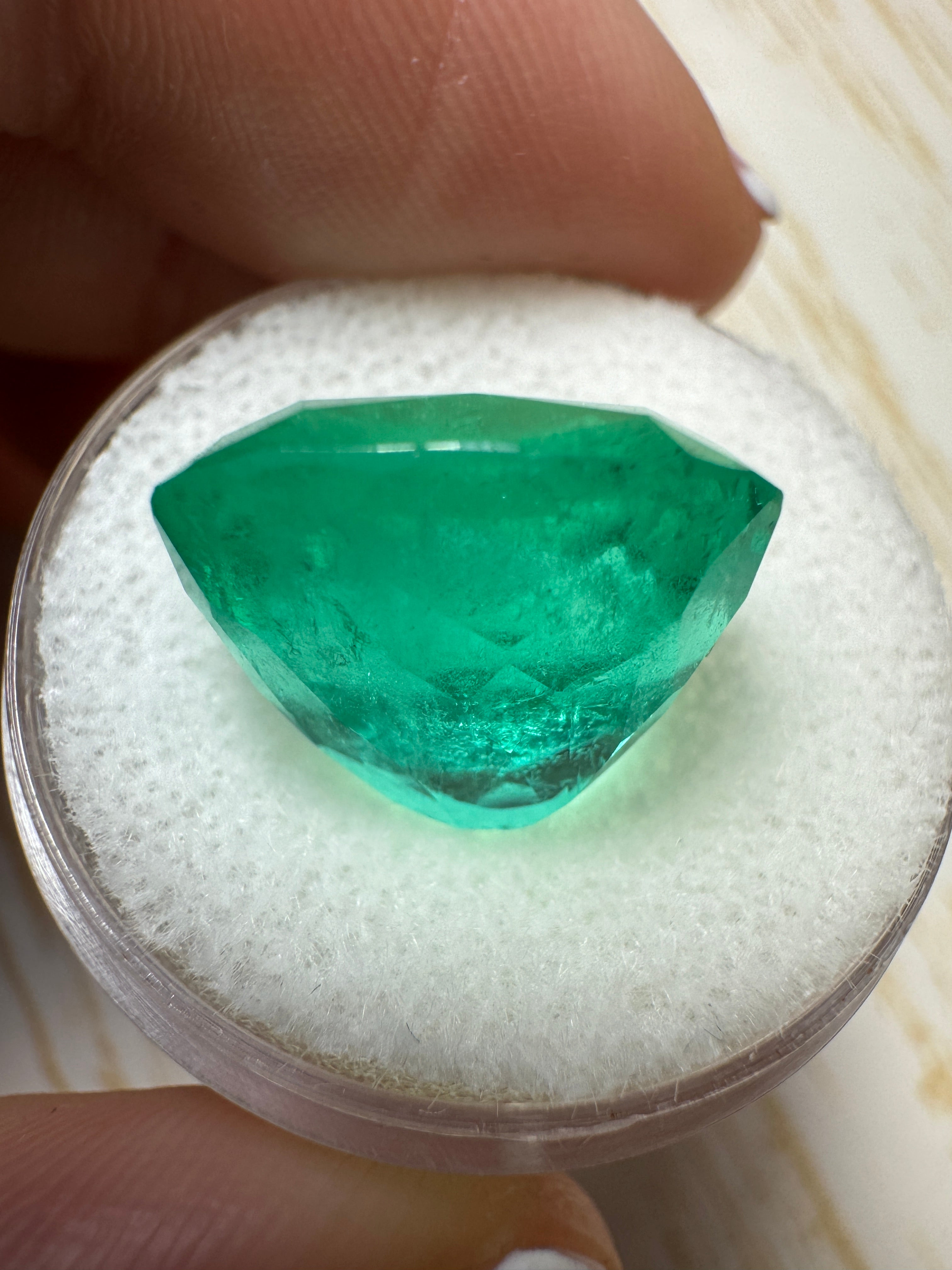 12.50 Carat Natural Colombian Emerald - 15x13.5mm Cushion Cut Loose Gemstone for Jewelry Making, Engagement Rings & Luxury Gifts | Stunning Green Precious Stone